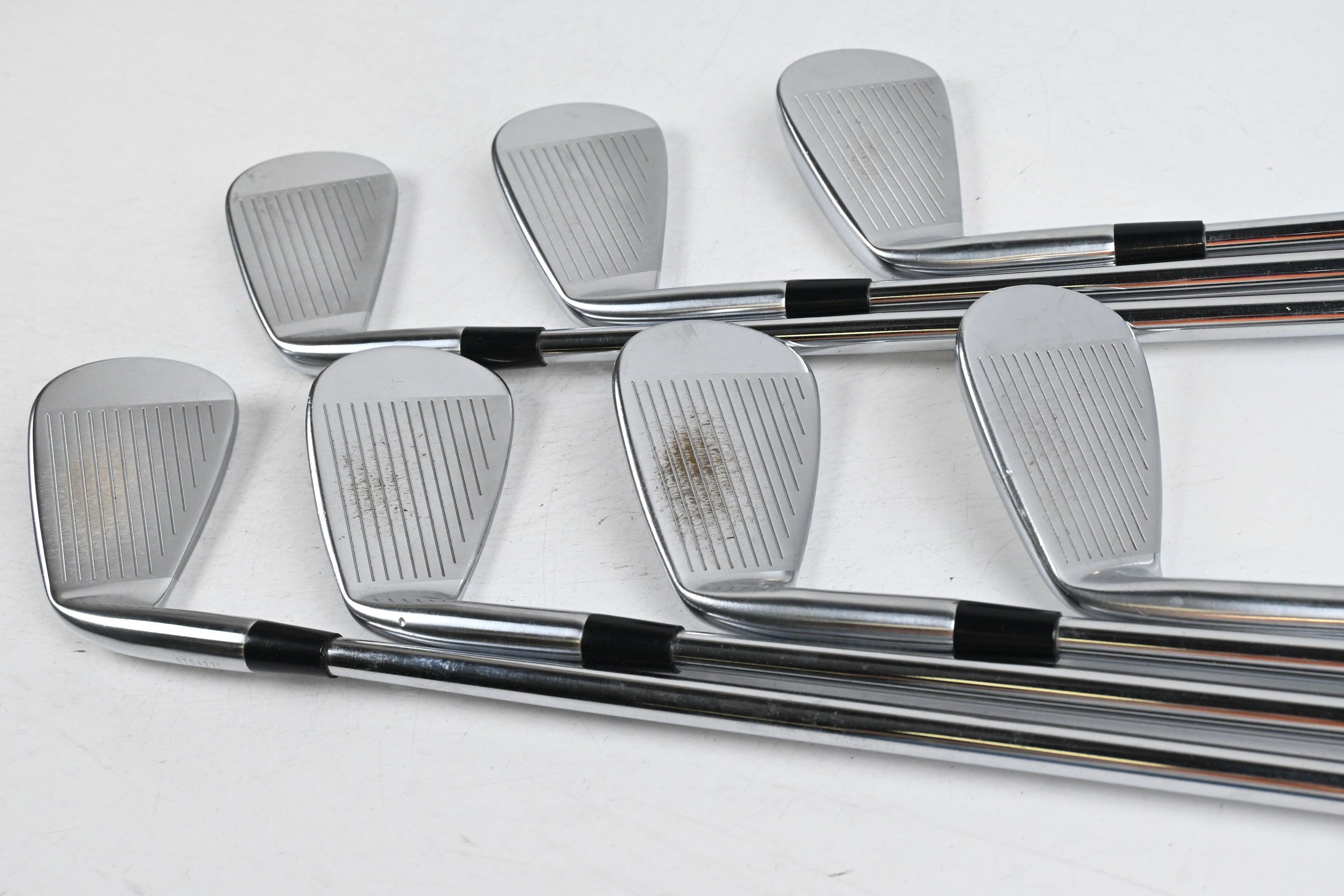 Mizuno Pro 225 Irons / 5-PW / Regular Flex Dynamic Gold 105 R300 Shafts