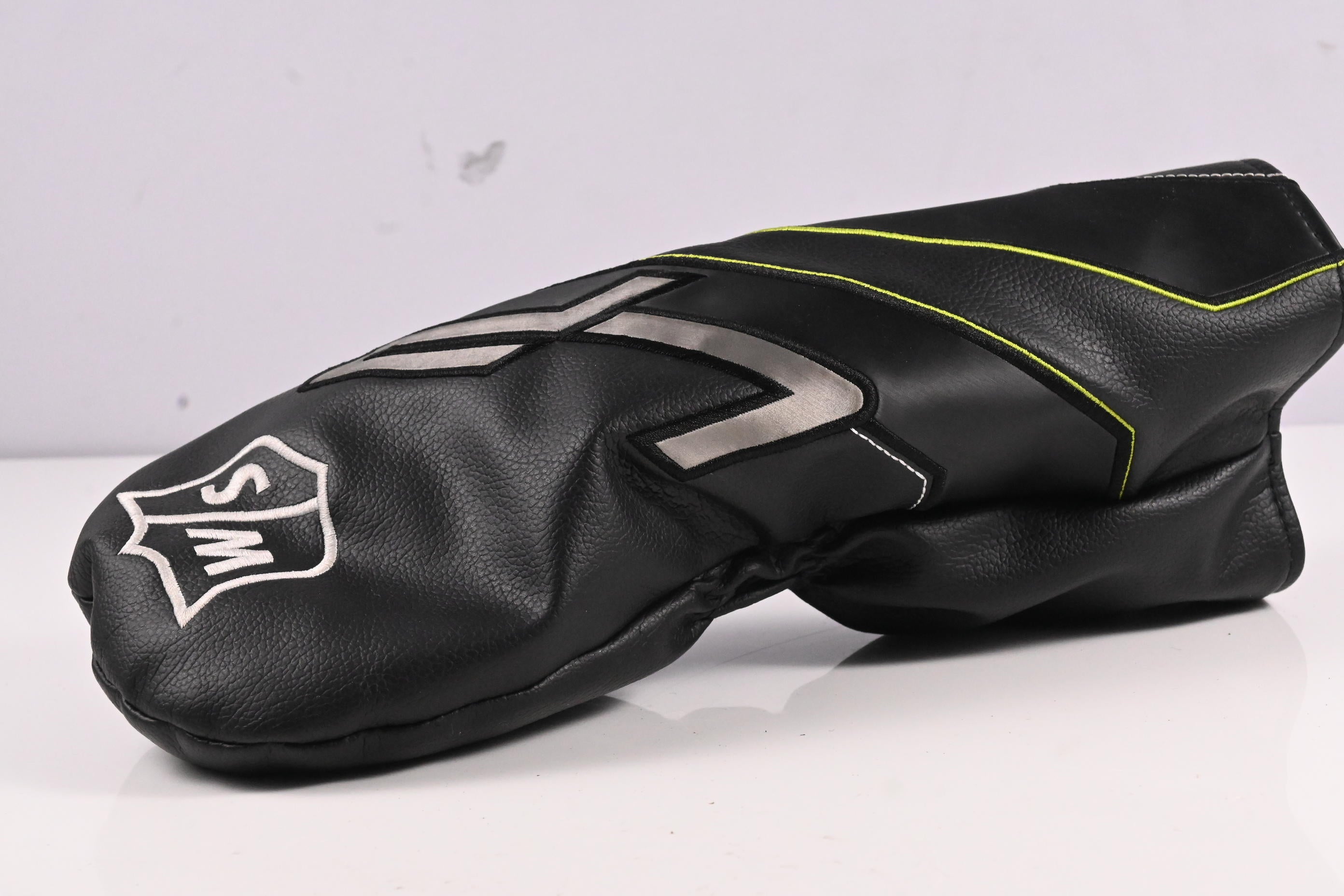 Wilson Launch Pad 2022 Driver / 10.5 Degree / Regular Flex EvenFlow 55 Shaft