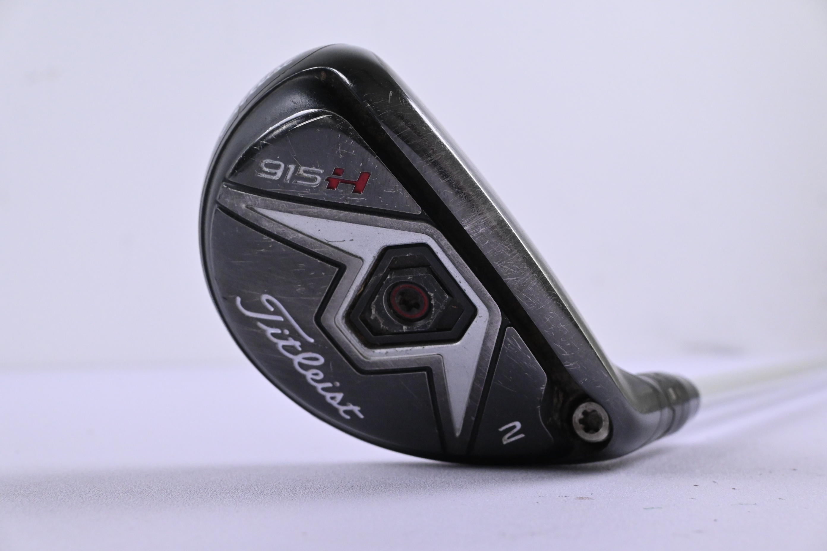 Titleist 915H #2 Hybrid / 18 Degree / Stiff Flex Aldila Rogue 95 MSI Shaft