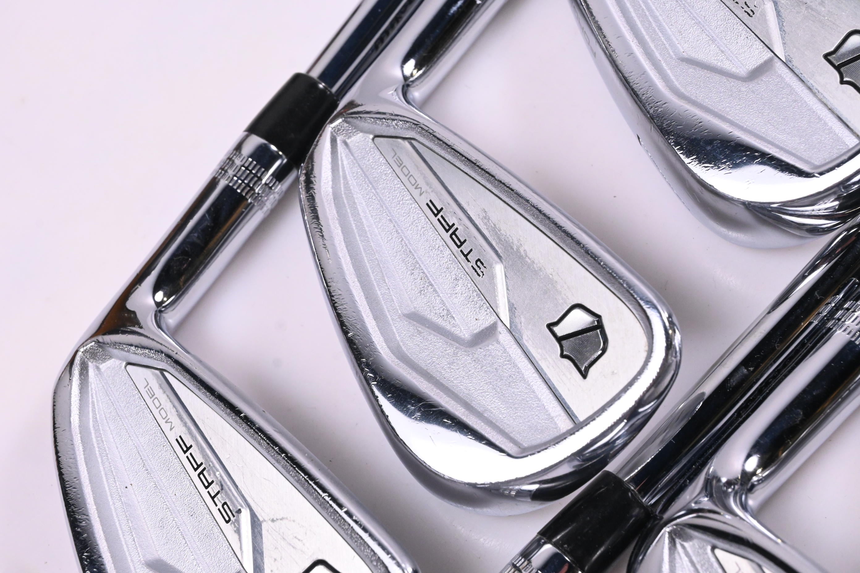 Wilson Staff Model 2024 CB Irons / 5-PW / Regular Flex Dynamic Gold 95 R300