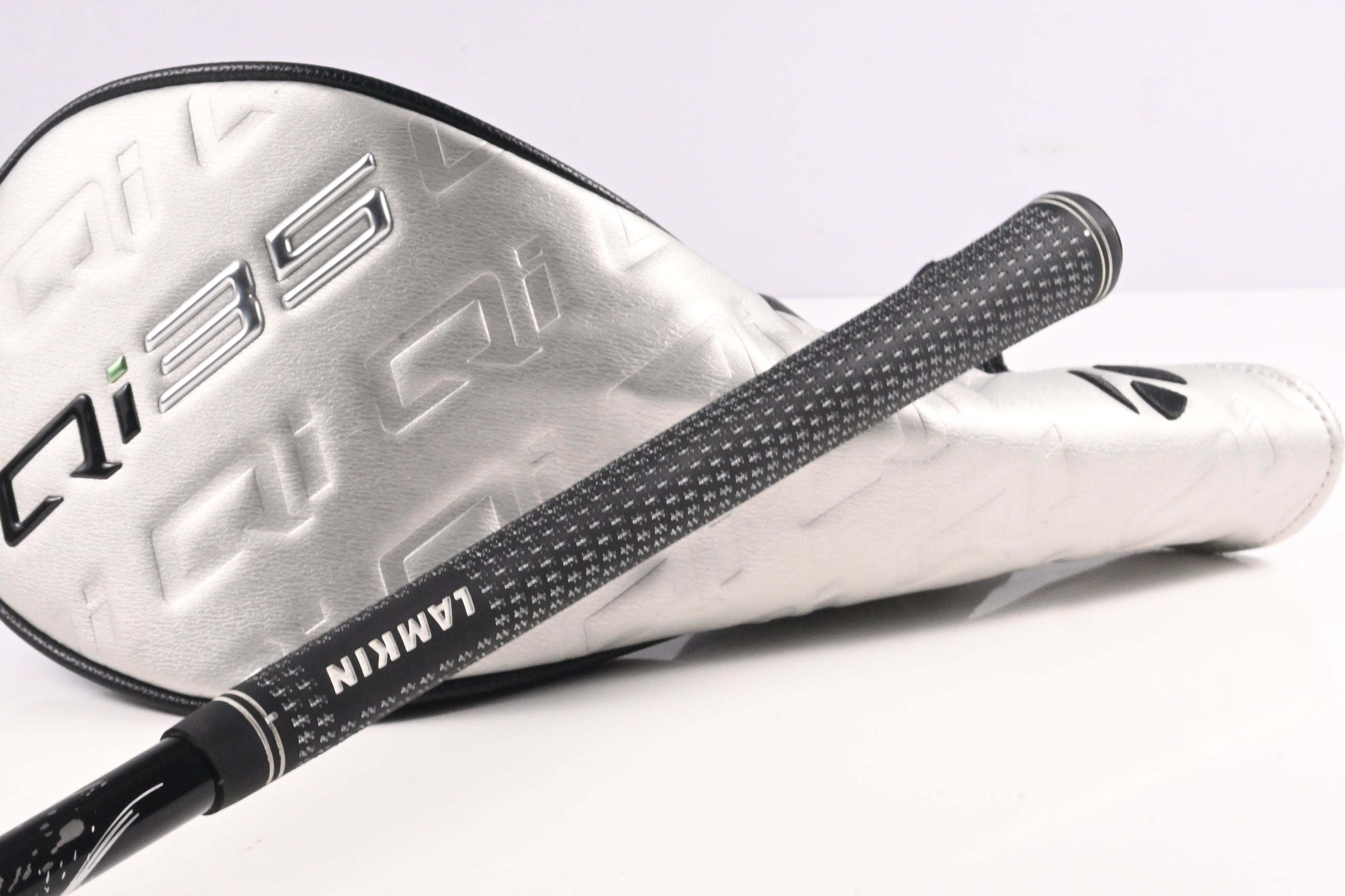 Taylormade Qi35 LS Driver / 9 Degree / X-Flex Kai'li White 70 Shaft