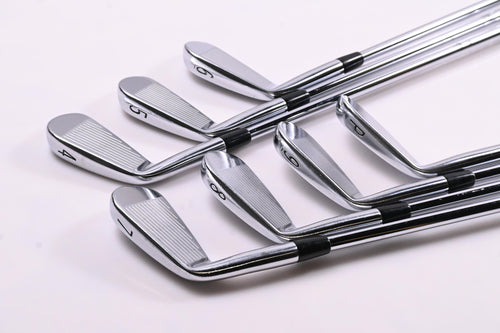 Titleist 716 MB Irons / 4-PW / Stiff Flex Dynamic Gold AMT S300 Shafts