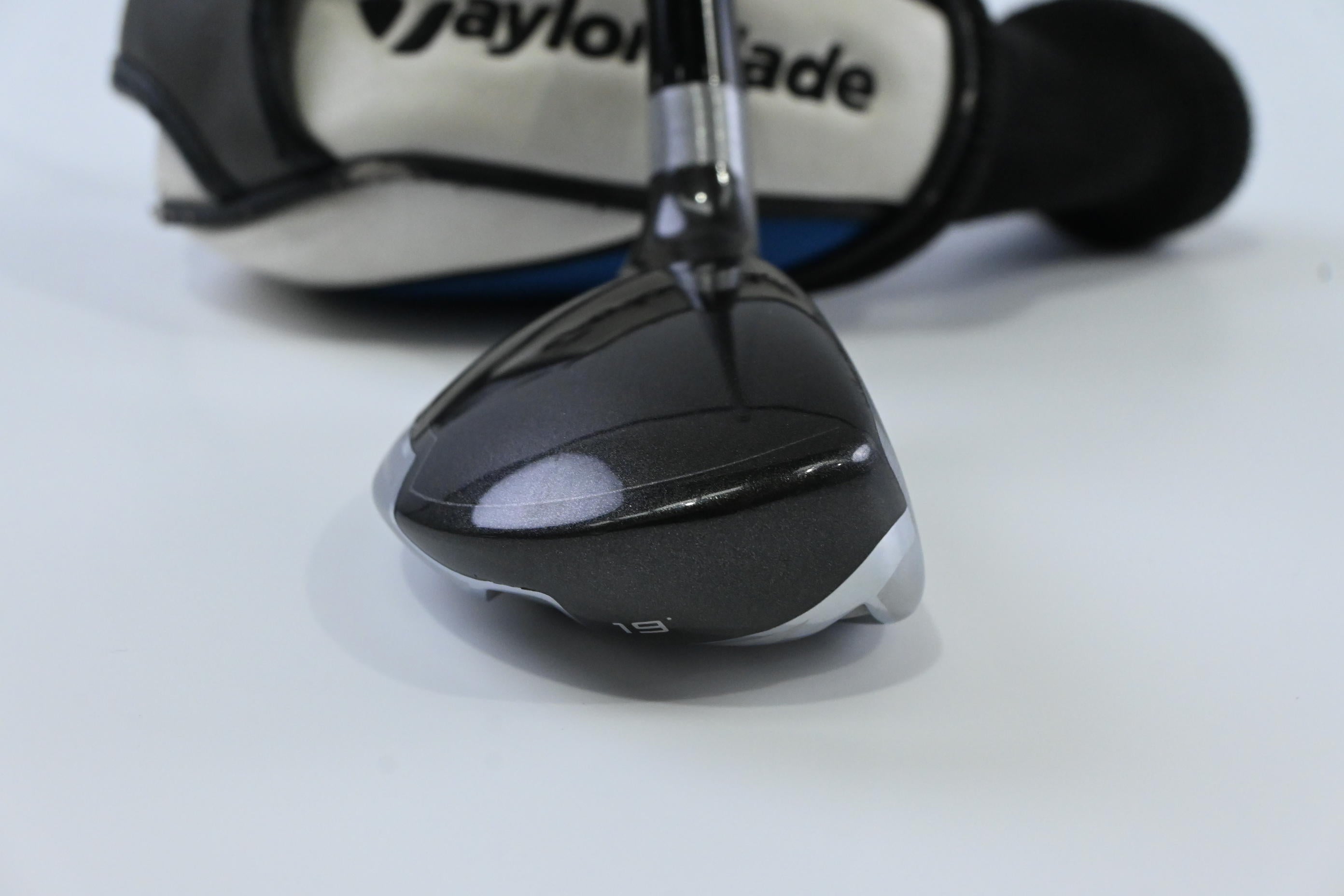 Taylormade SLDR #3 Hybrid / 19 Degree / Stiff Flex Fujikura Speeder 82 Shaft