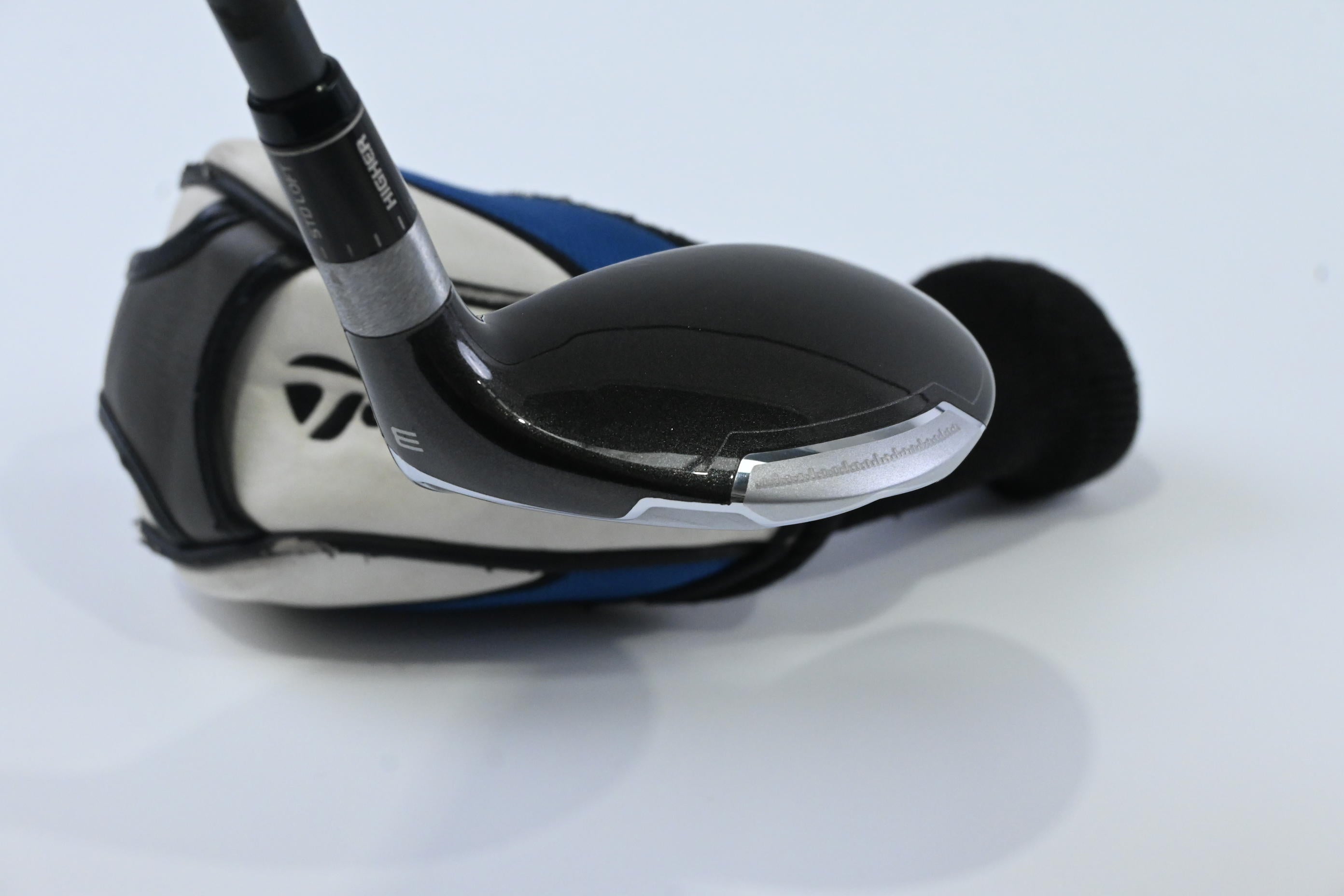 Taylormade SLDR #3 Hybrid / 19 Degree / Stiff Flex Fujikura Speeder 82 Shaft