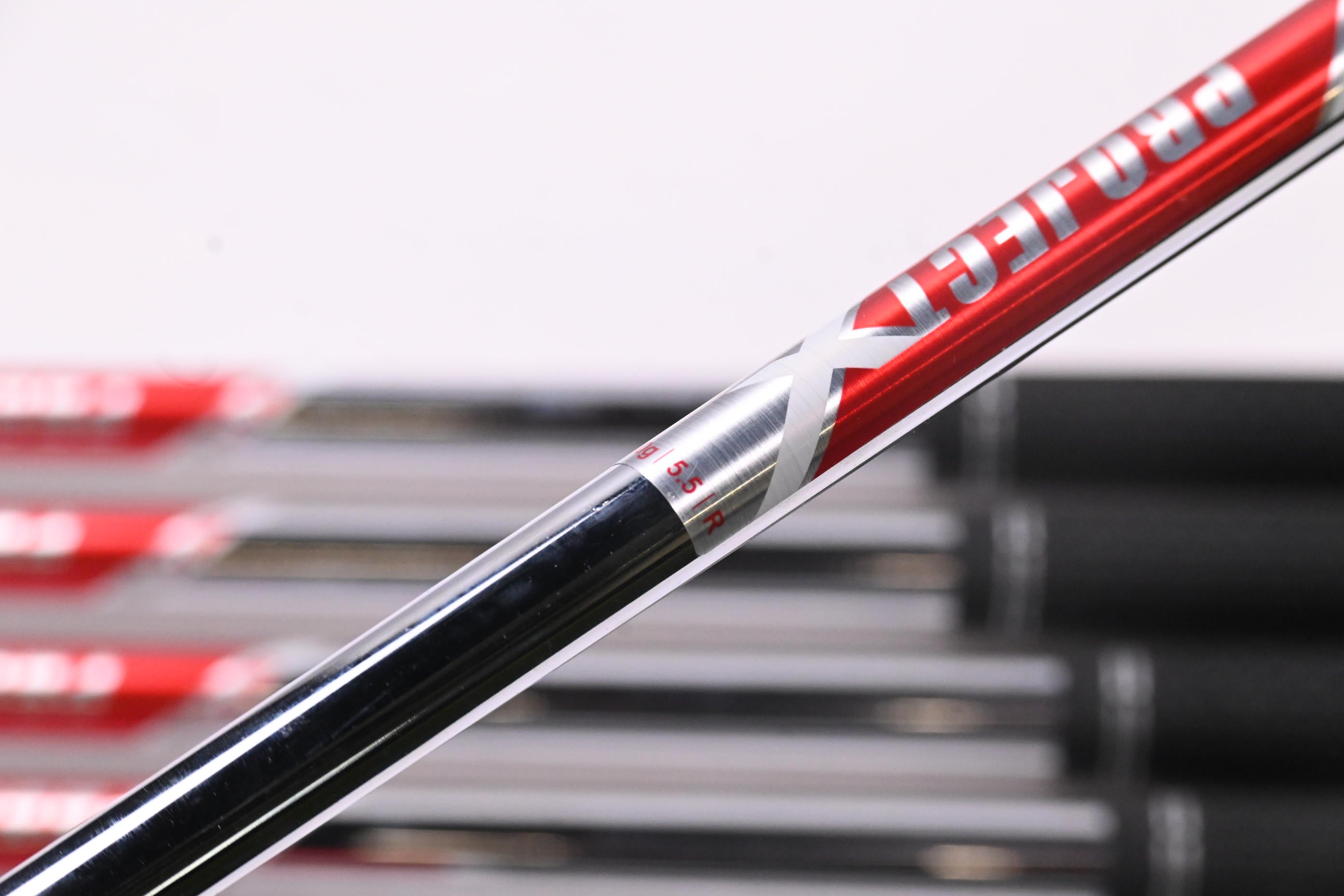 Taylormade Qi Max HL Irons / 6-PW+GW / Regular Flex Project X Red 100 Shafts