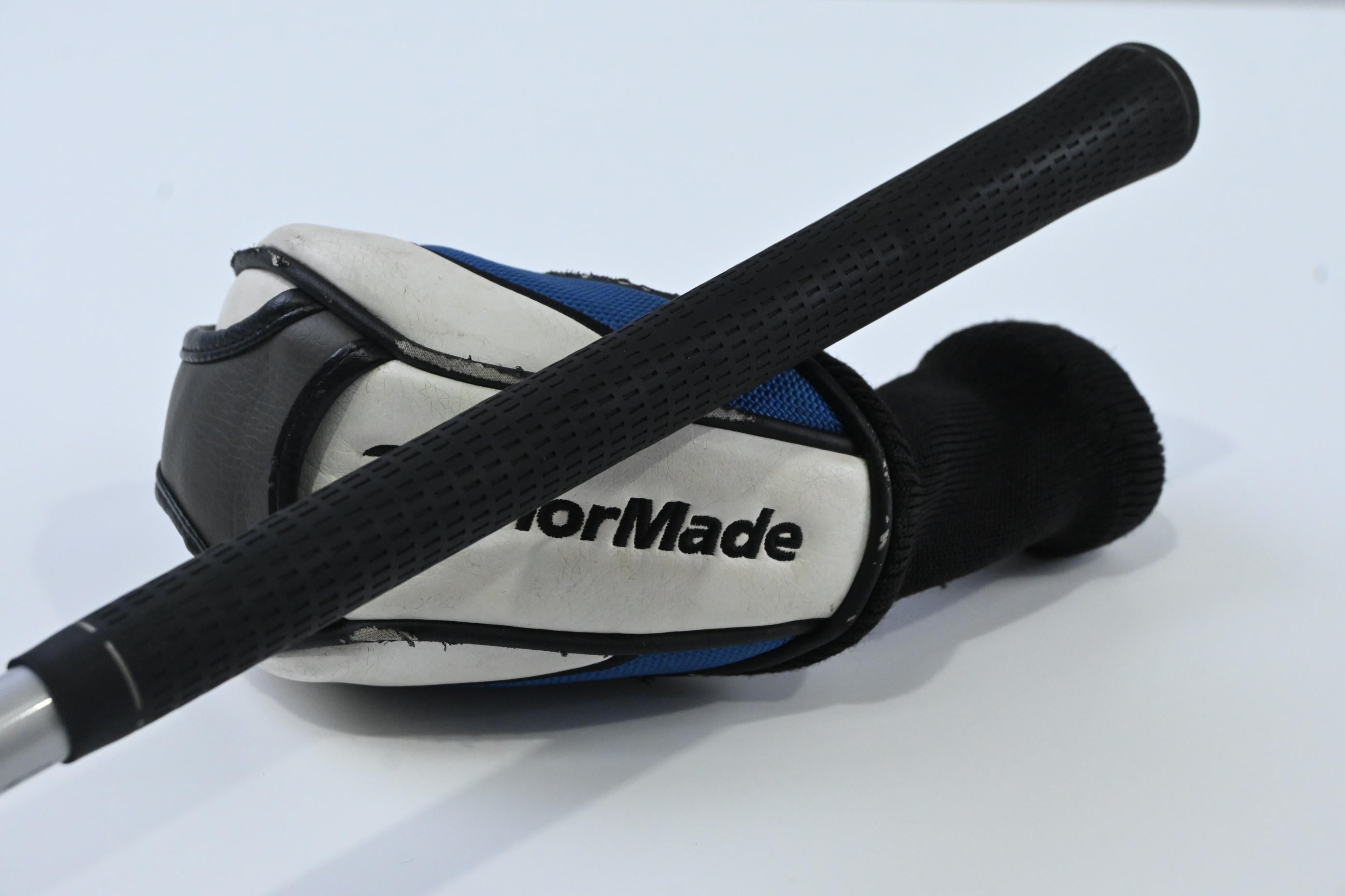 Taylormade SLDR #3 Hybrid / 19 Degree / Stiff Flex Fujikura Speeder 82 Shaft