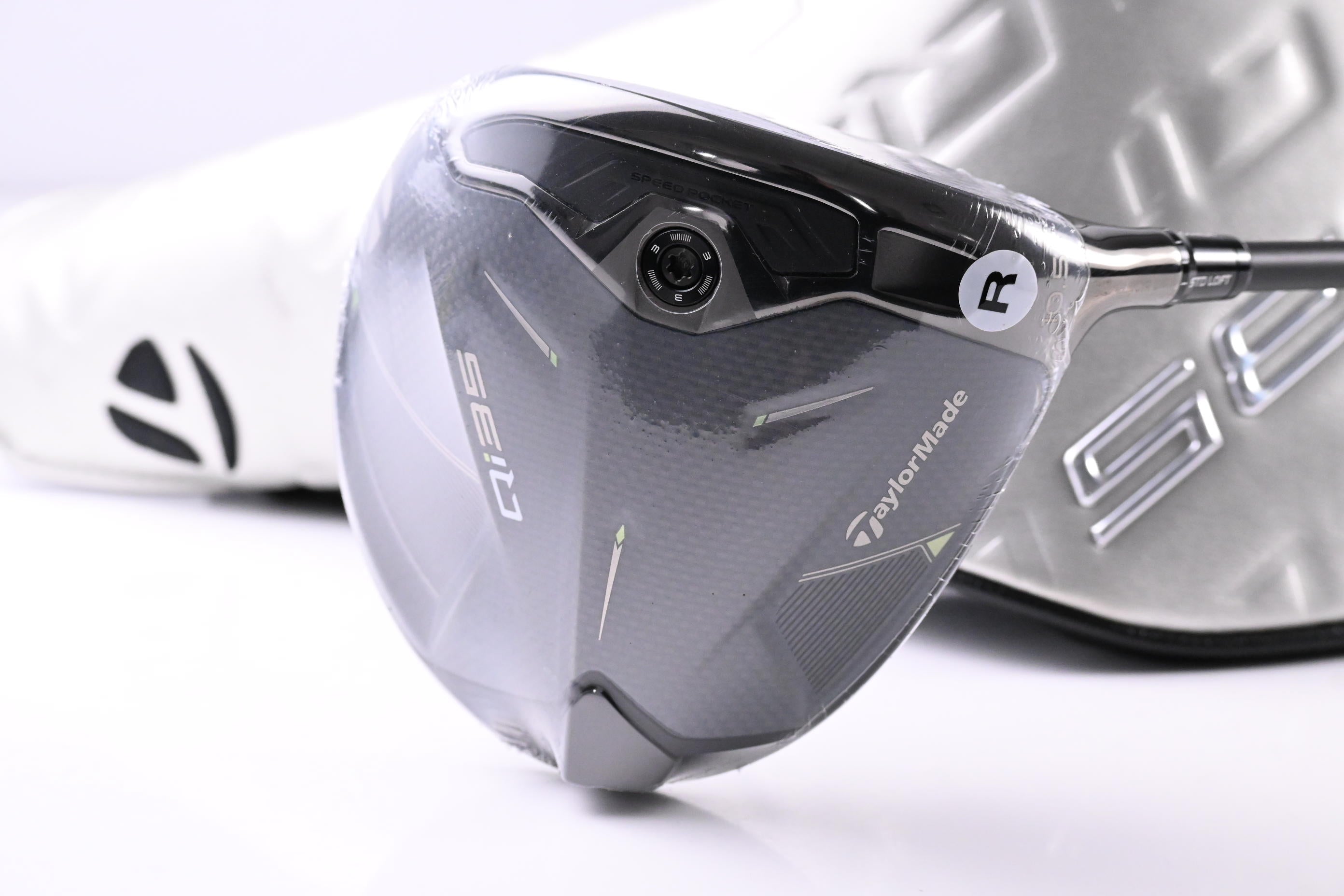 Taylormade Qi35 Driver / 10.5 Degree / Regular Flex Ventus Blue 5 Shaft
