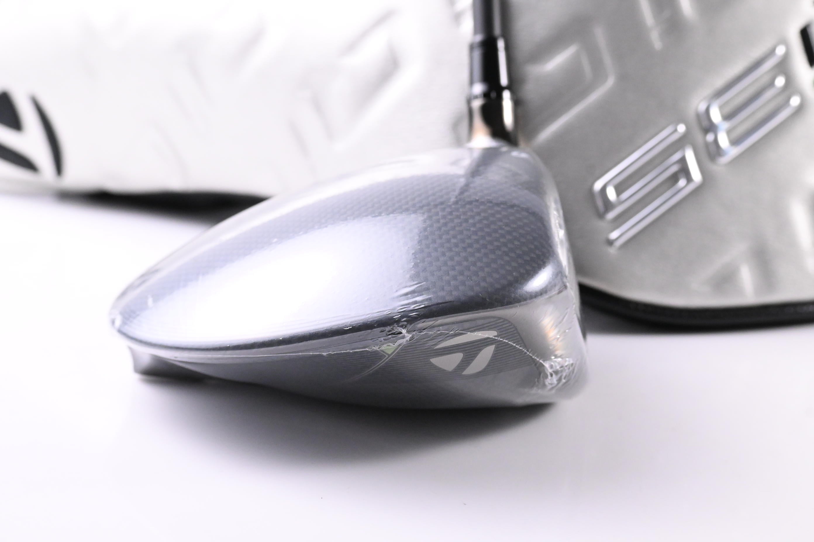 Taylormade Qi35 Driver / 10.5 Degree / Regular Flex Ventus Blue 5 Shaft