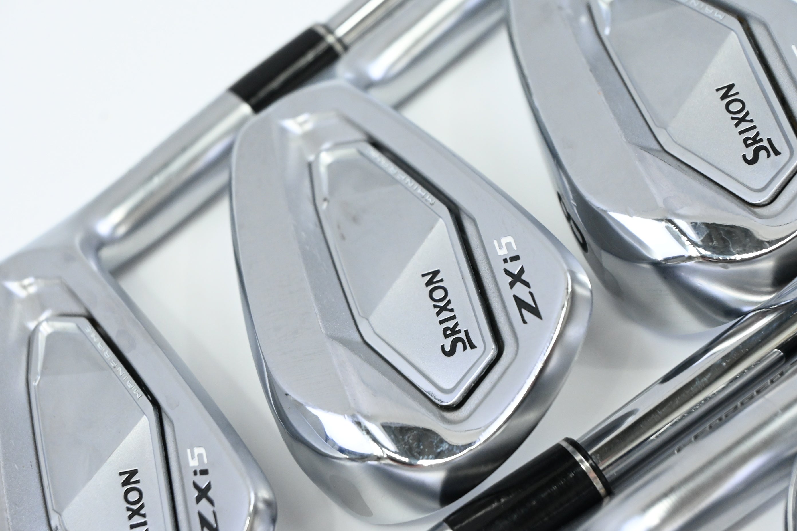 Srixon ZXi5 Irons / 6-PW+AW / Regular Flex NS Pro Modus3 Tour 105 Shafts