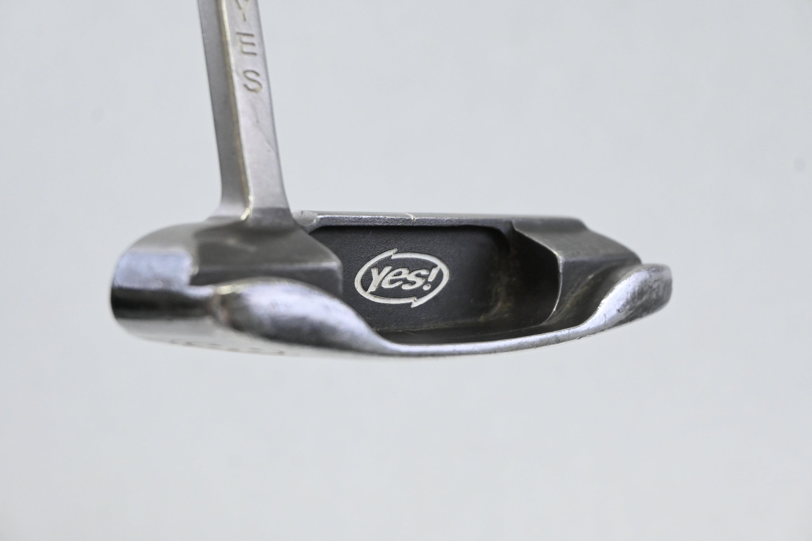Yes! C-Groove Dianna Putter / 34 Inch