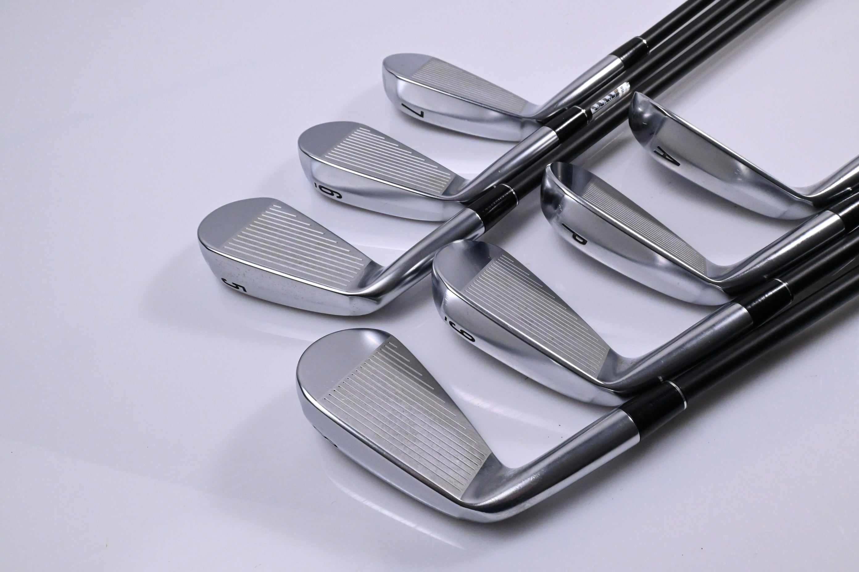 Srixon ZXi5 Irons / 5-PW+AW / Regular Flex KBS TGI 60 Shafts