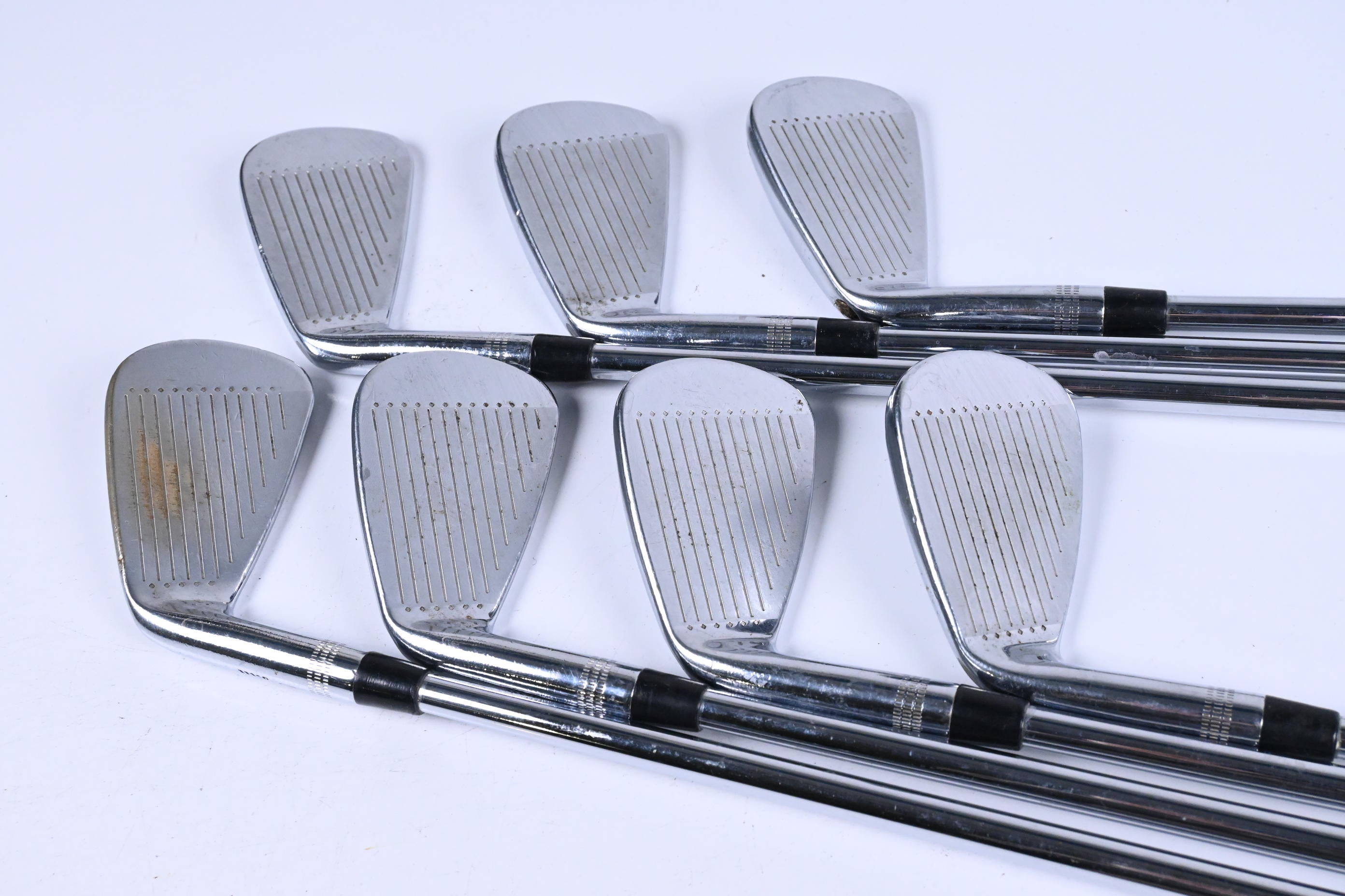 Wilson Staff Model Blade 2019 Irons / 4-PW / X Flex Project X Loading Zone Shafts