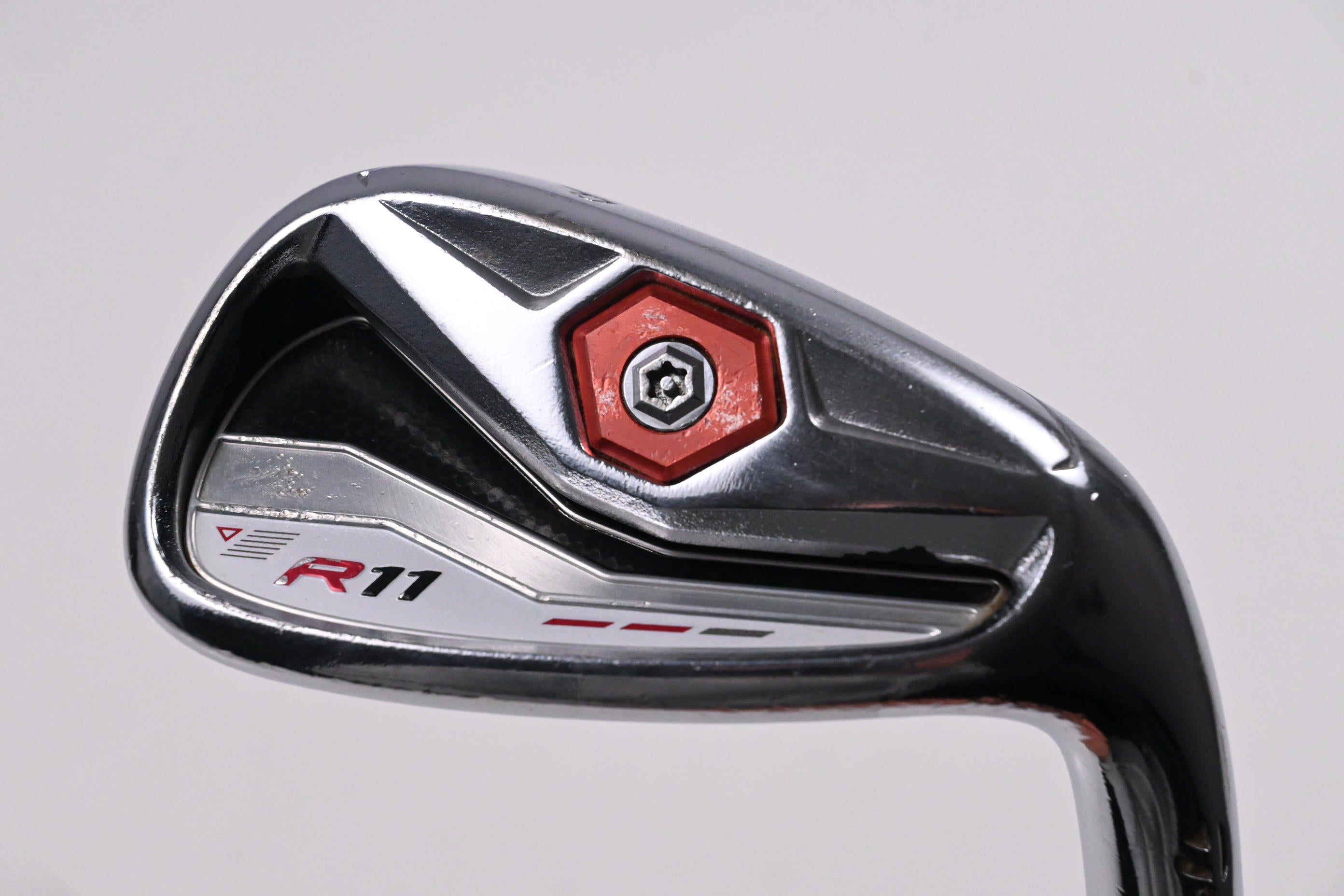 Taylormade R11 Pitching Wedge / 46 Degree / Regular Flex Project X Shaft