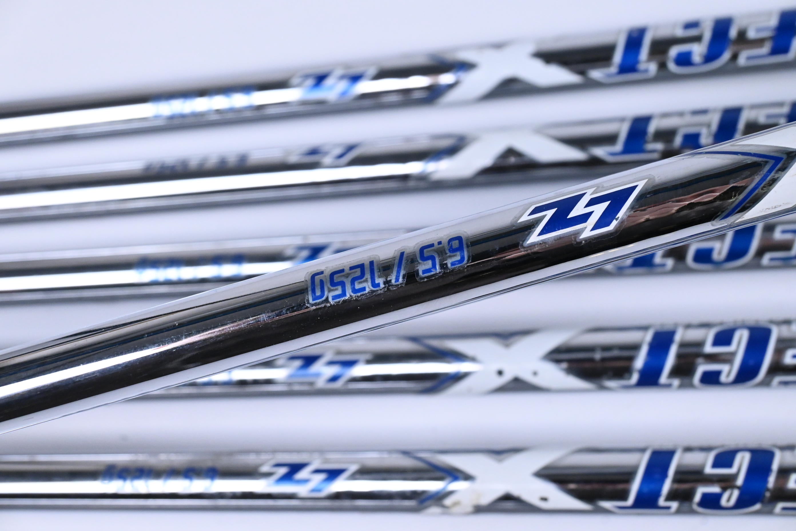 Wilson Staff Model Blade 2019 Irons / 4-PW / X Flex Project X Loading Zone Shafts
