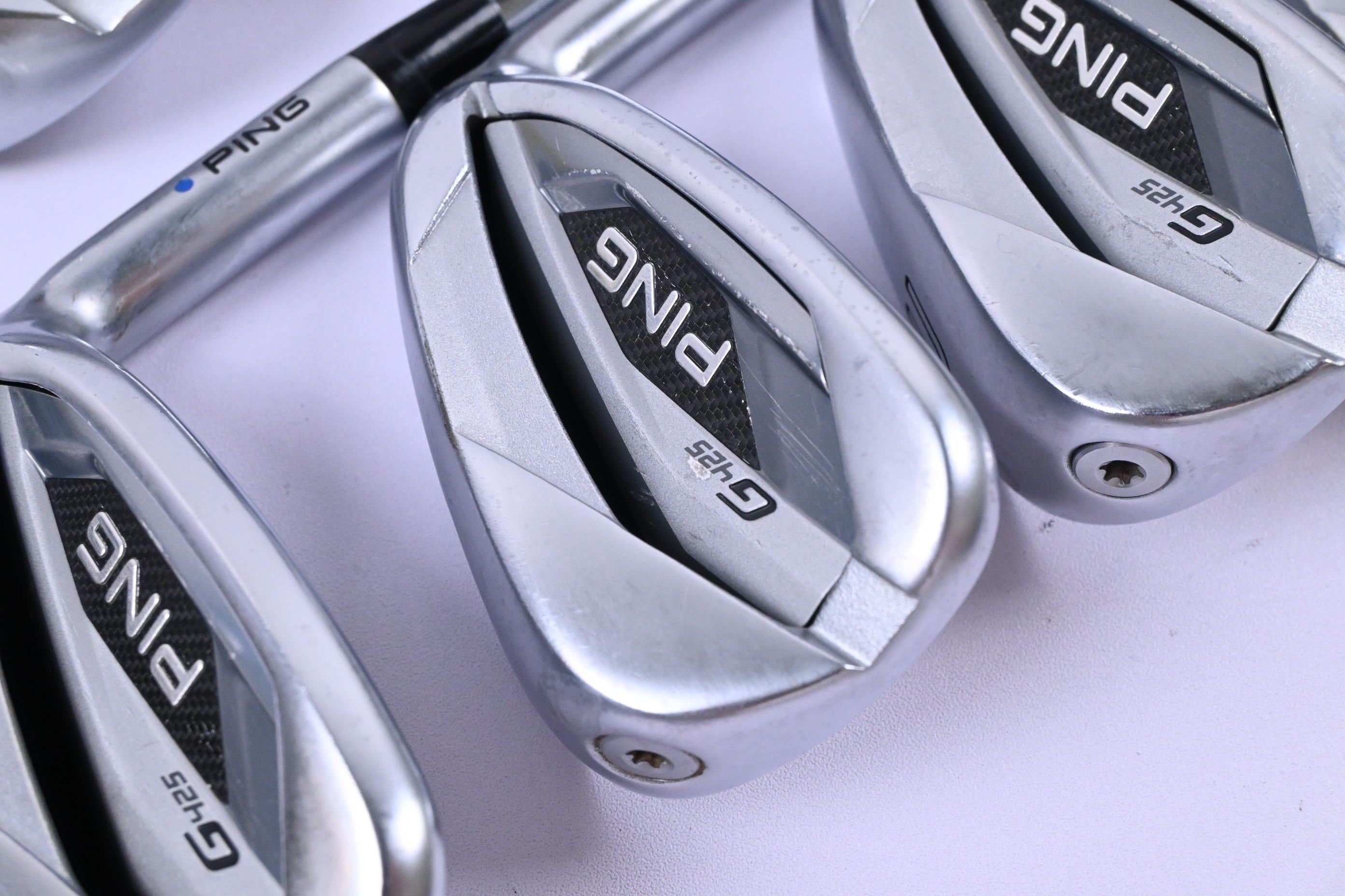 Ping G425 Irons / 6-PW+GW+SW / Blue Dot / Regular Flex Ping AWT 2.0 Shafts