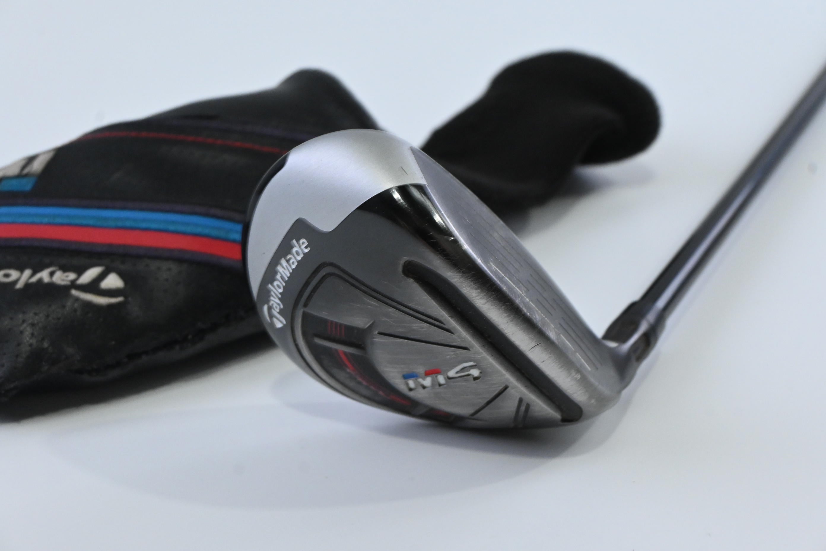 Taylormade M4 #4 Hybrid / 22 Degree / Regular Flex Fujikura Atmos Red 6
