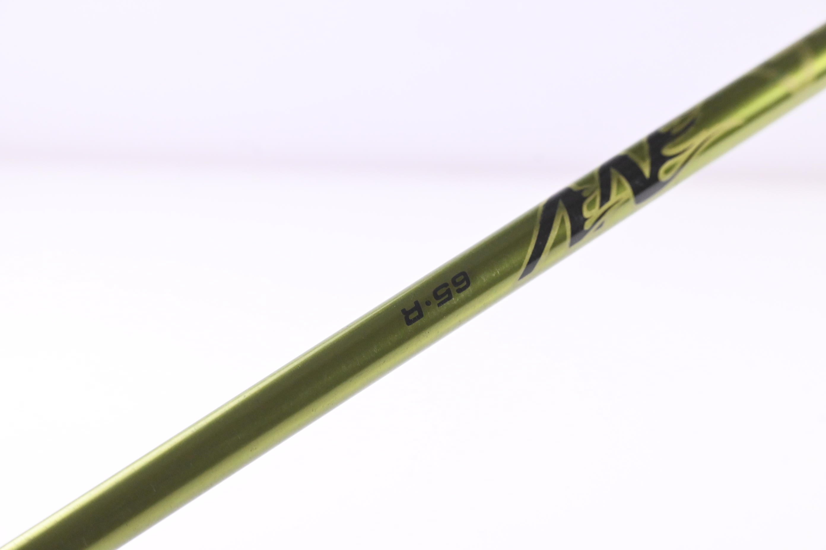 Titleist 905 T Driver / 9.5 Degree / Regular Flex Aldila NV Green 65 Shaft
