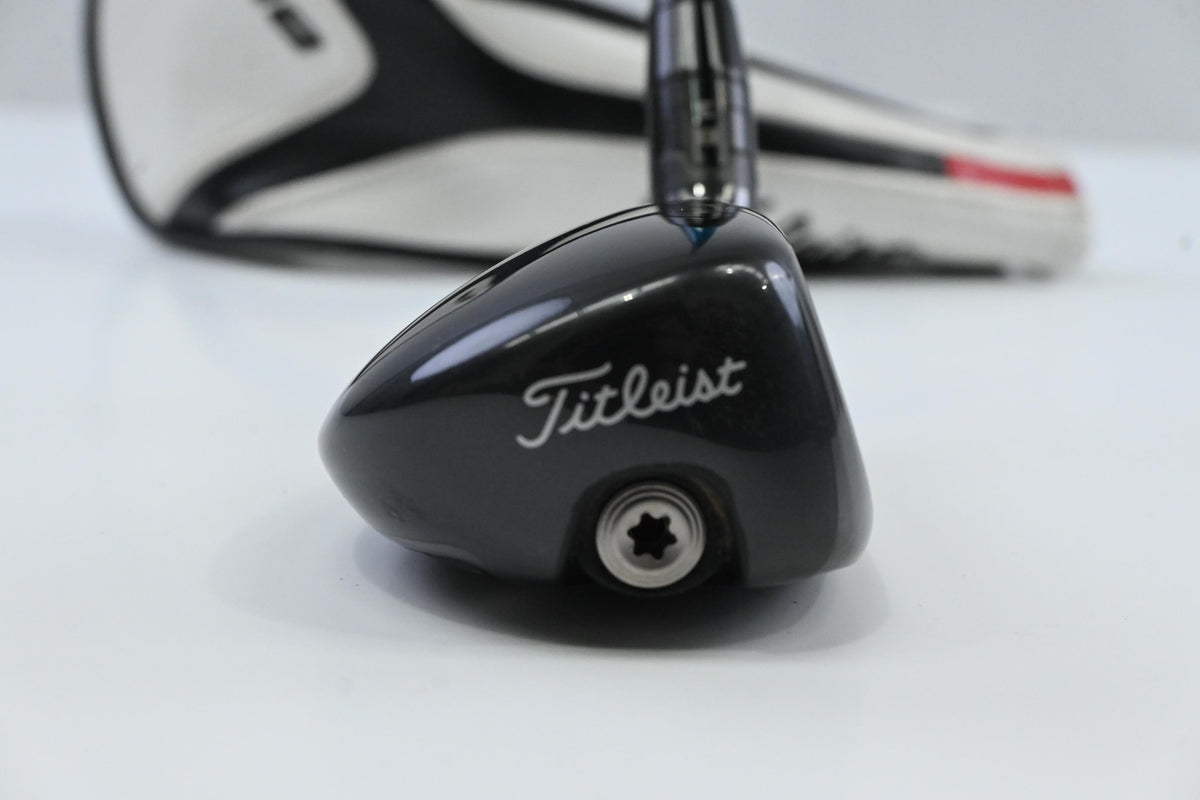 Titleist 818 H2 #2 Hybrid / 17 Degree / Stiff Flex Evenflow Blue 85 Shaft