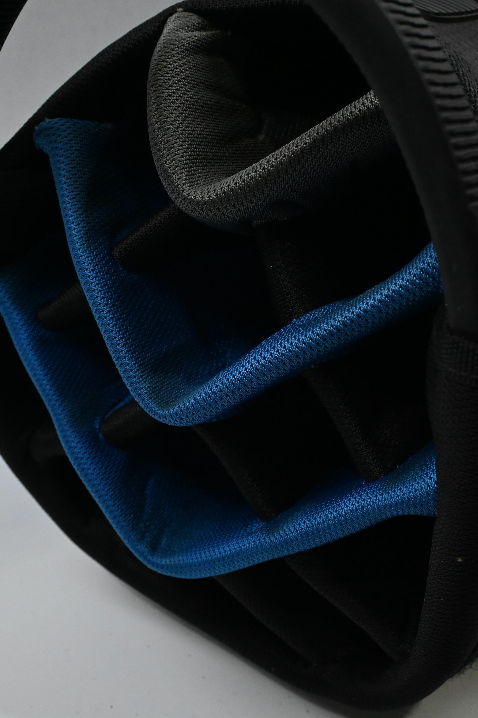 Motocaddy Club Series Cart Bag / 14-Way Divider / Black & Blue