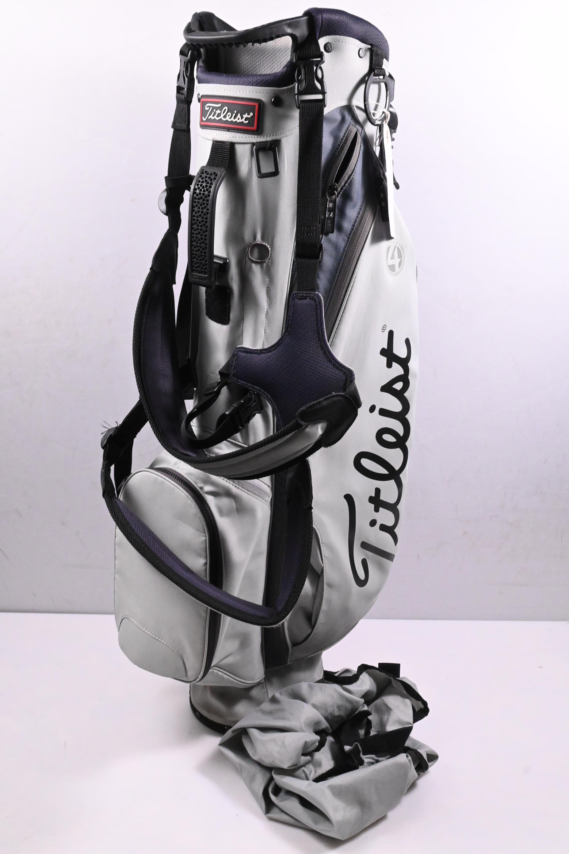 Titleist Players 4 Stand Bag / 4-Way Divider / Grey