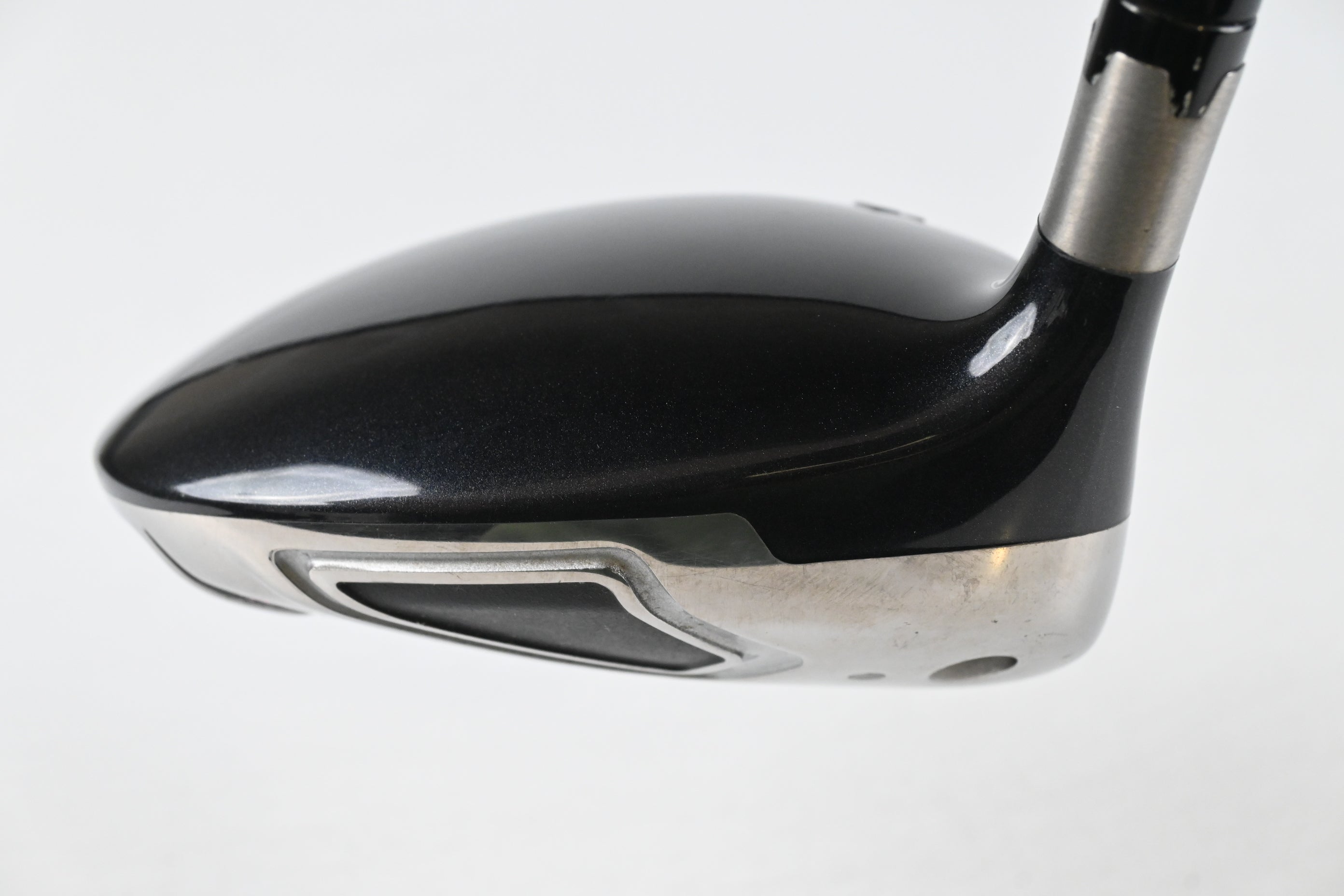 Left Hand Titleist 909 D2 Driver / 10.5 Degree / Regular Flex Aldila Voodoo