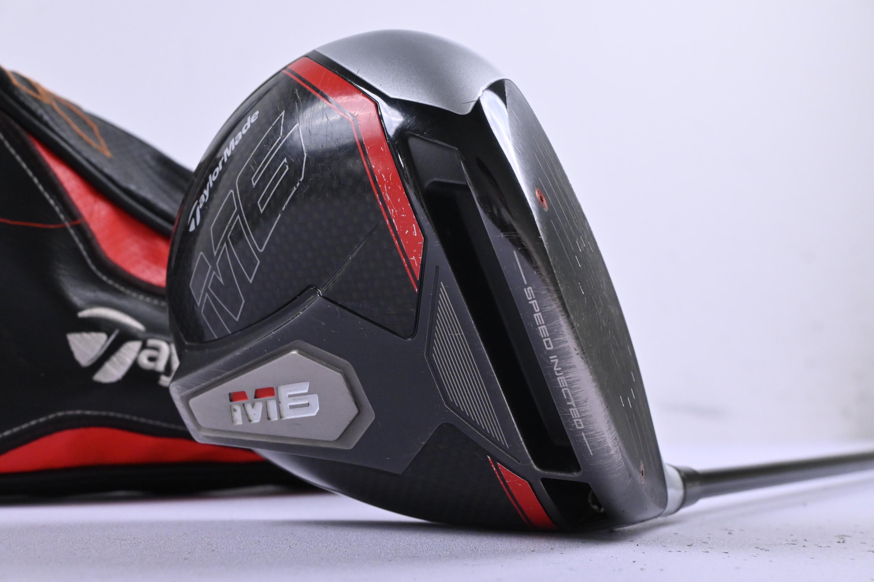 Taylormade M6 Driver / 10.5 Degree / Regular Flex Fujikura Atmos Orange 5 Shaft