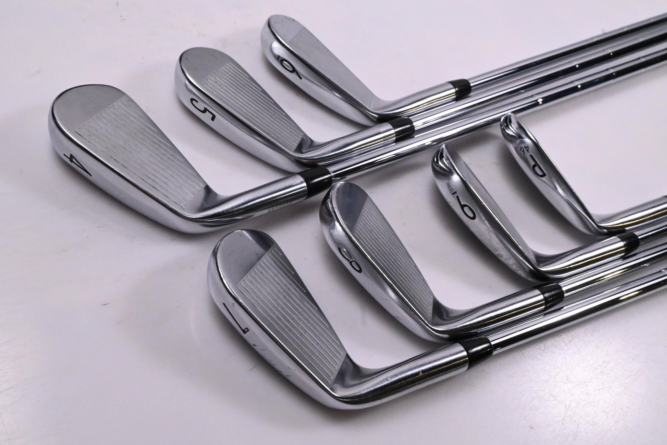 Titleist T100 2019 Irons / 4-PW / X-Flex Dynamic Gold X100 Shafts