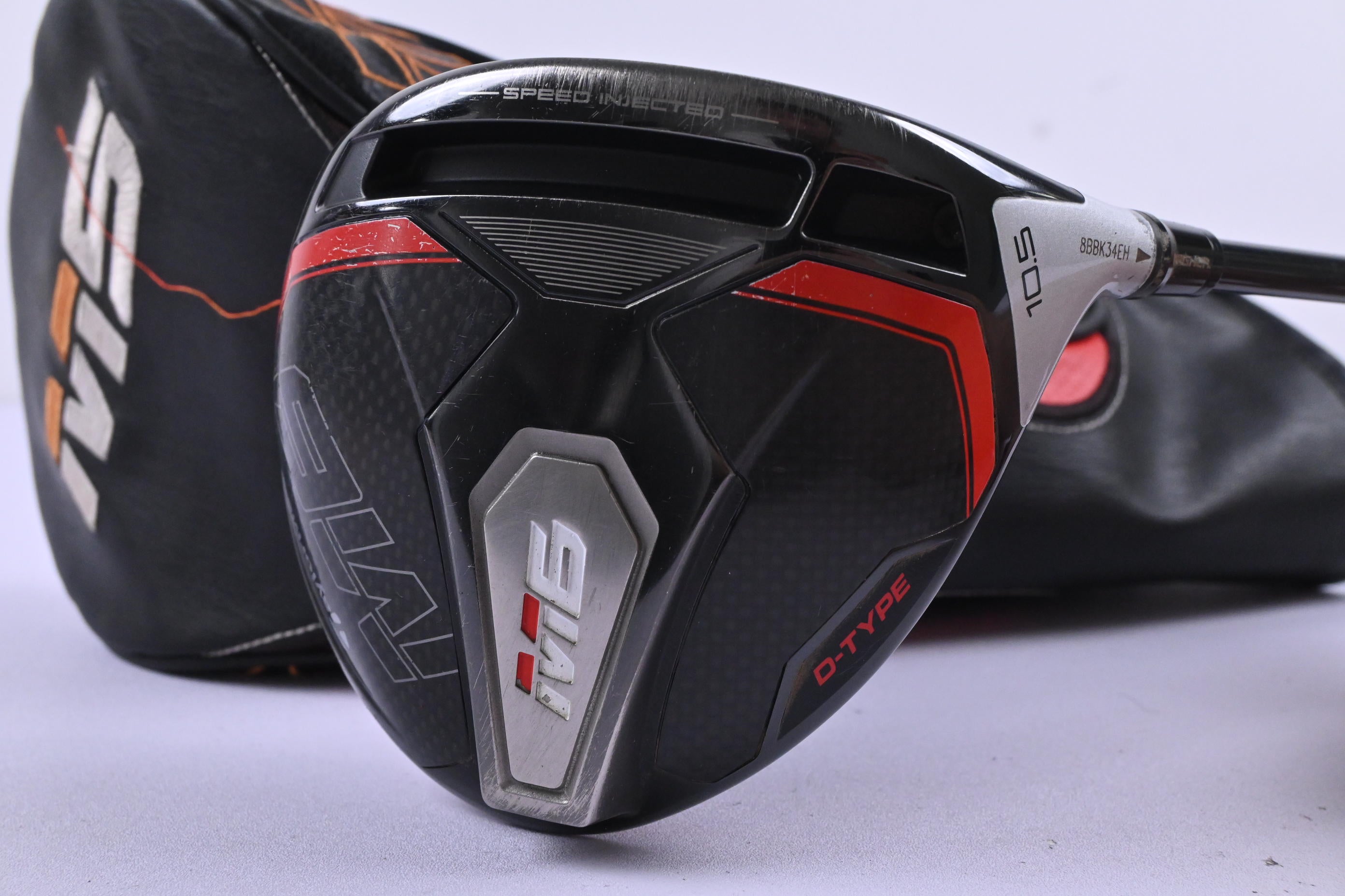 Taylormade M6 Driver / 10.5 Degree / Regular Flex Fujikura Atmos Orange 5 Shaft