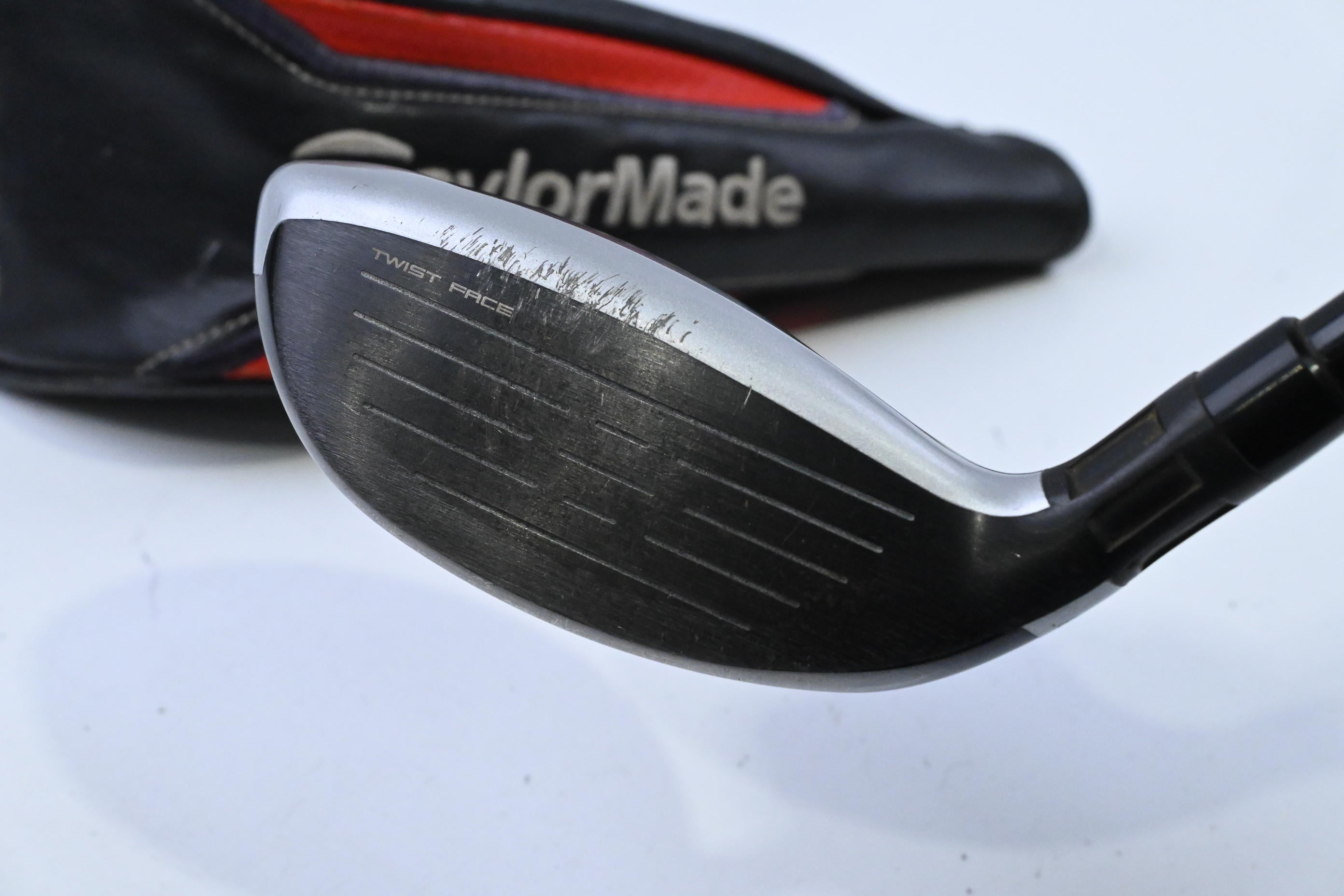 Taylormade M6 #3 Hybrid / 19 Degree / Regular Flex Fujikura Atmos Orange 6 Shaft