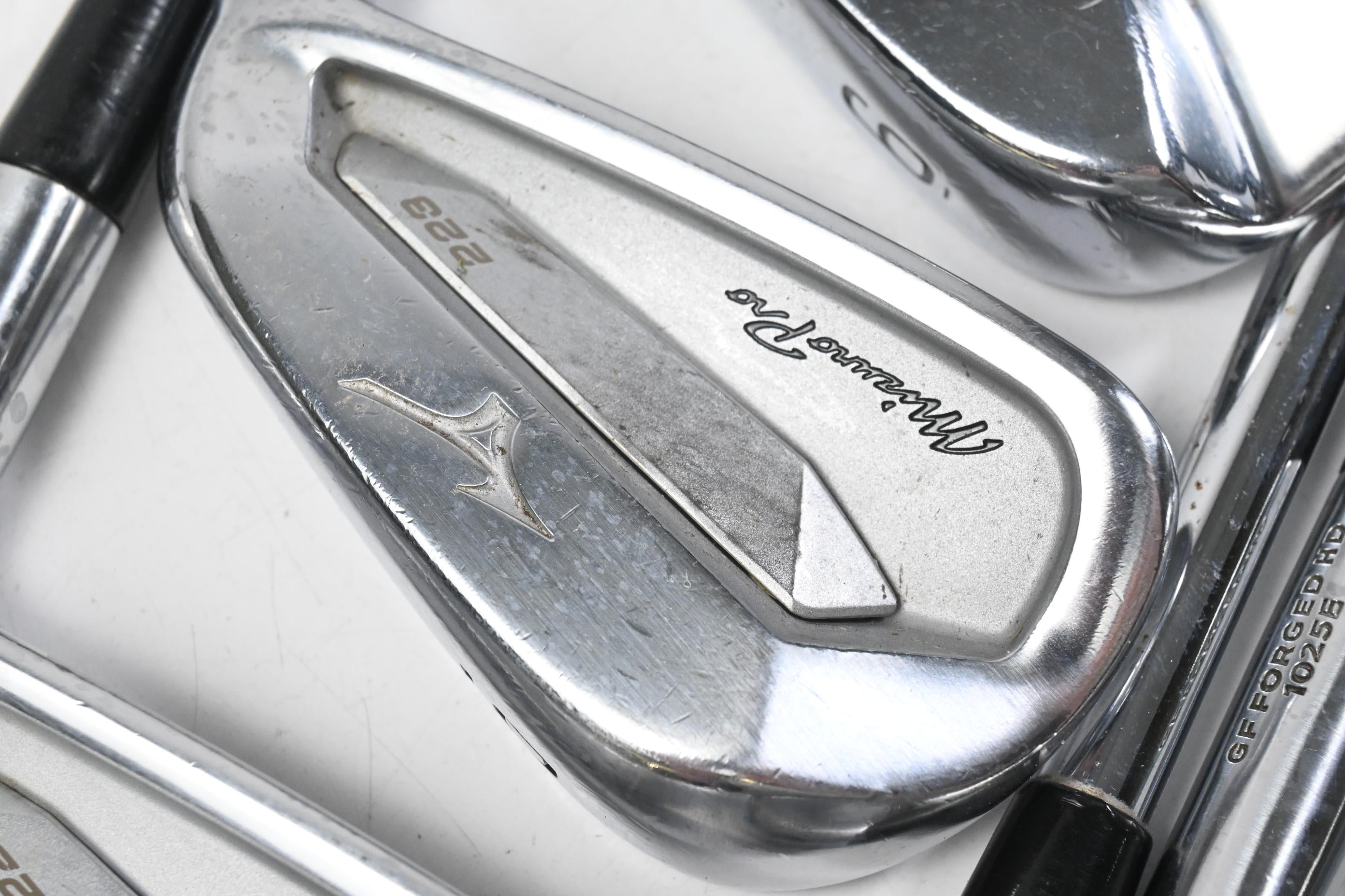 Mizuno Pro 221 Irons / 4-PW / X-Flex Project X Precision Shafts