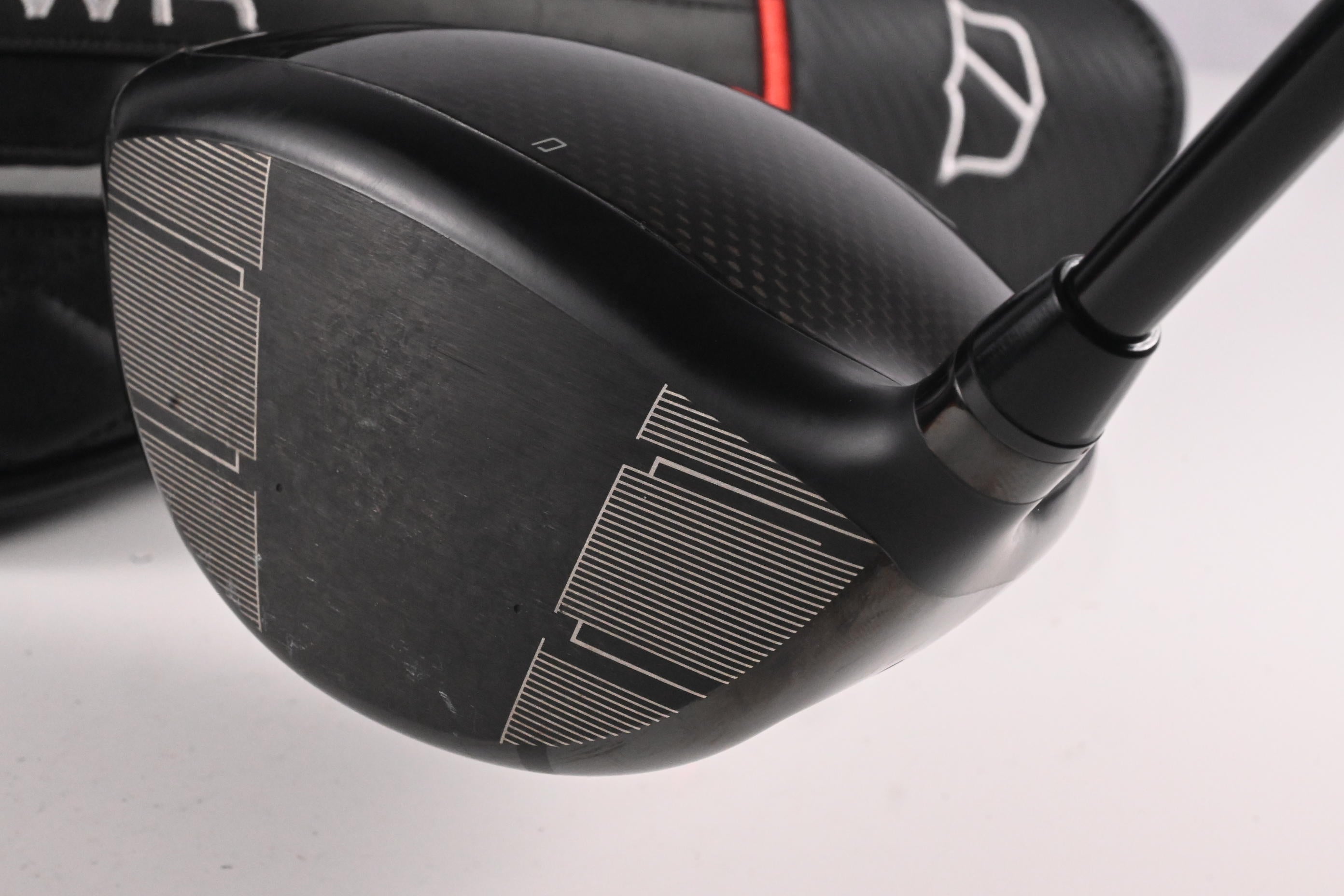 Wilson DYNAPWR 2025 Carbon Driver / 10.5 Degree / Stiff Flex Kai`li White 60 Shaft