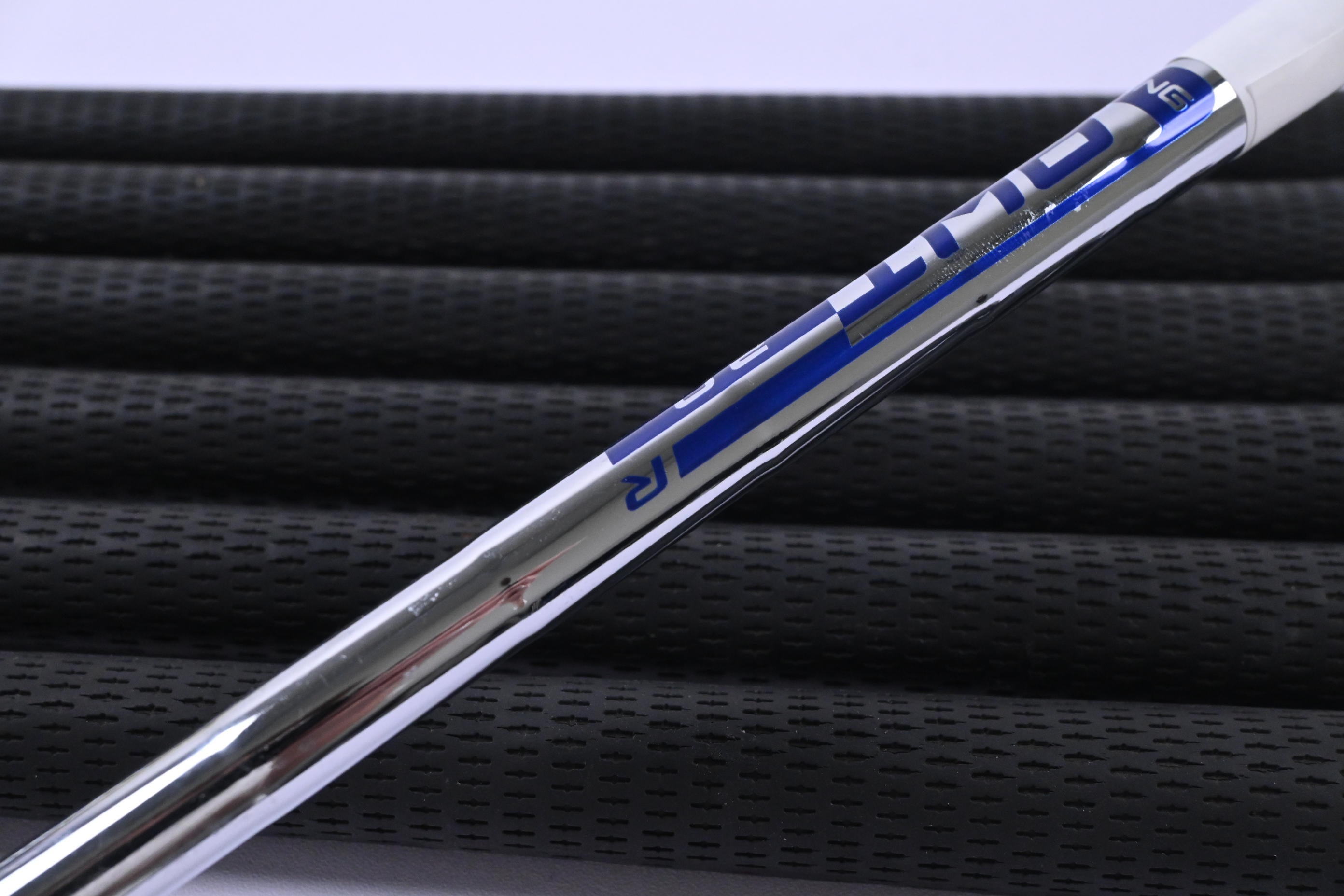 Ping G700 Irons / 5-SW / Blue Dot / Regular Flex Ping AWT 2.0 Shafts