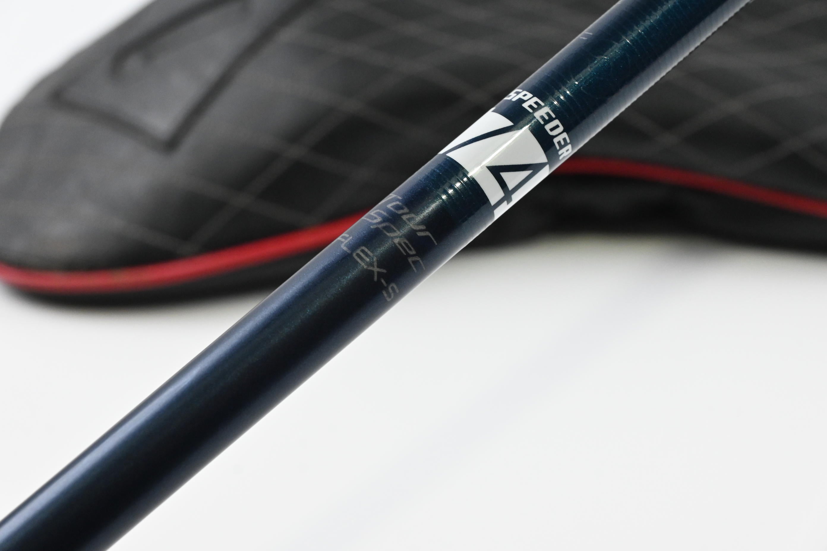 Titleist 915 D2 Driver / 9.5 Degree / Stiff Flex Speeder Pro Tour Spec 74