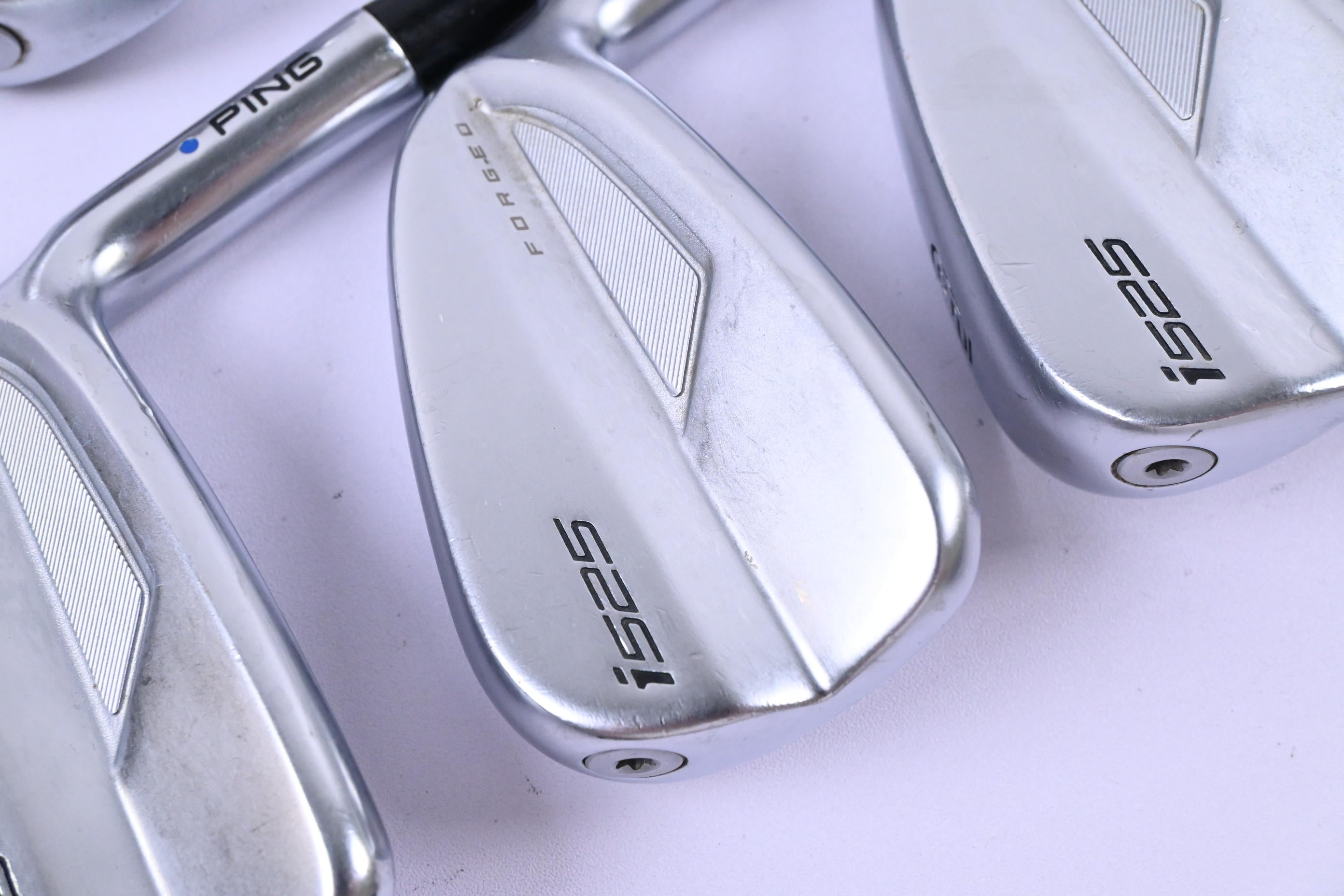 Ping i525 Irons / 4-PW / Blue Dot / Stiff Flex Ping AWT 2.0 Shafts
