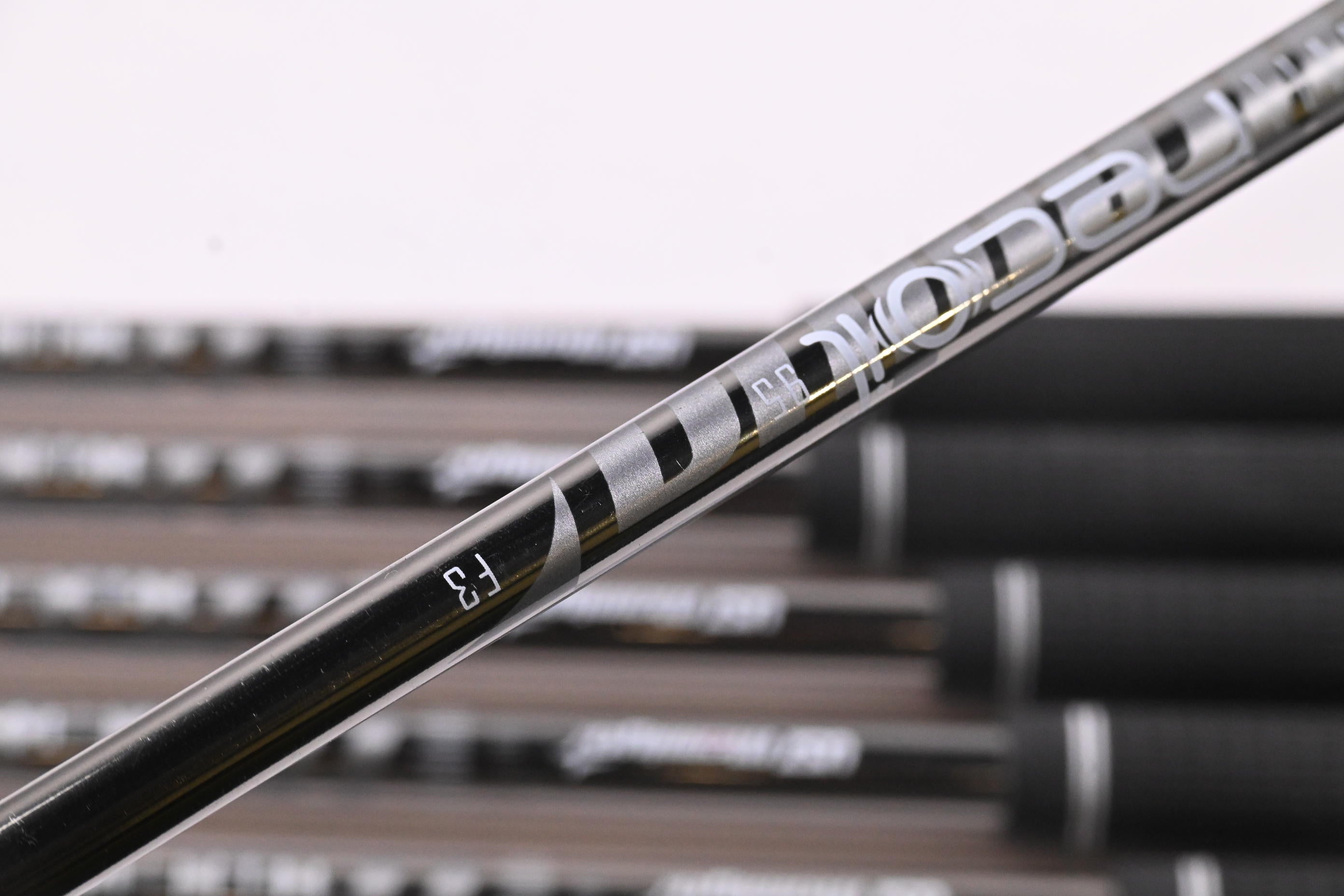 Mizuno JPX 923 Hot Metal Irons / 5-PW+GW / Regular Flex Recoil 95 Shafts