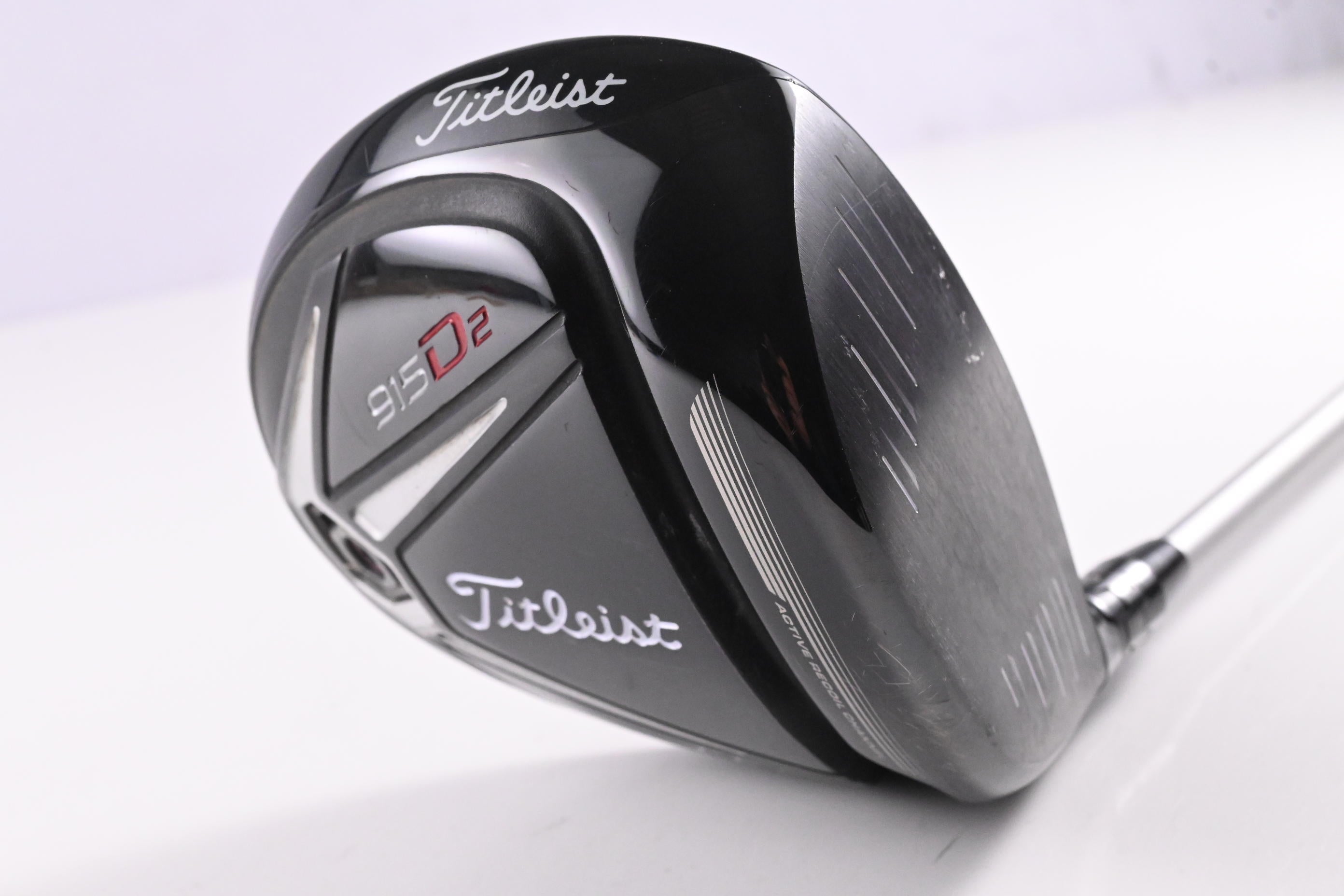 Titleist 915 D2 Driver / 10.5 / Regular Flex Diamana M+ Red 50 Shaft