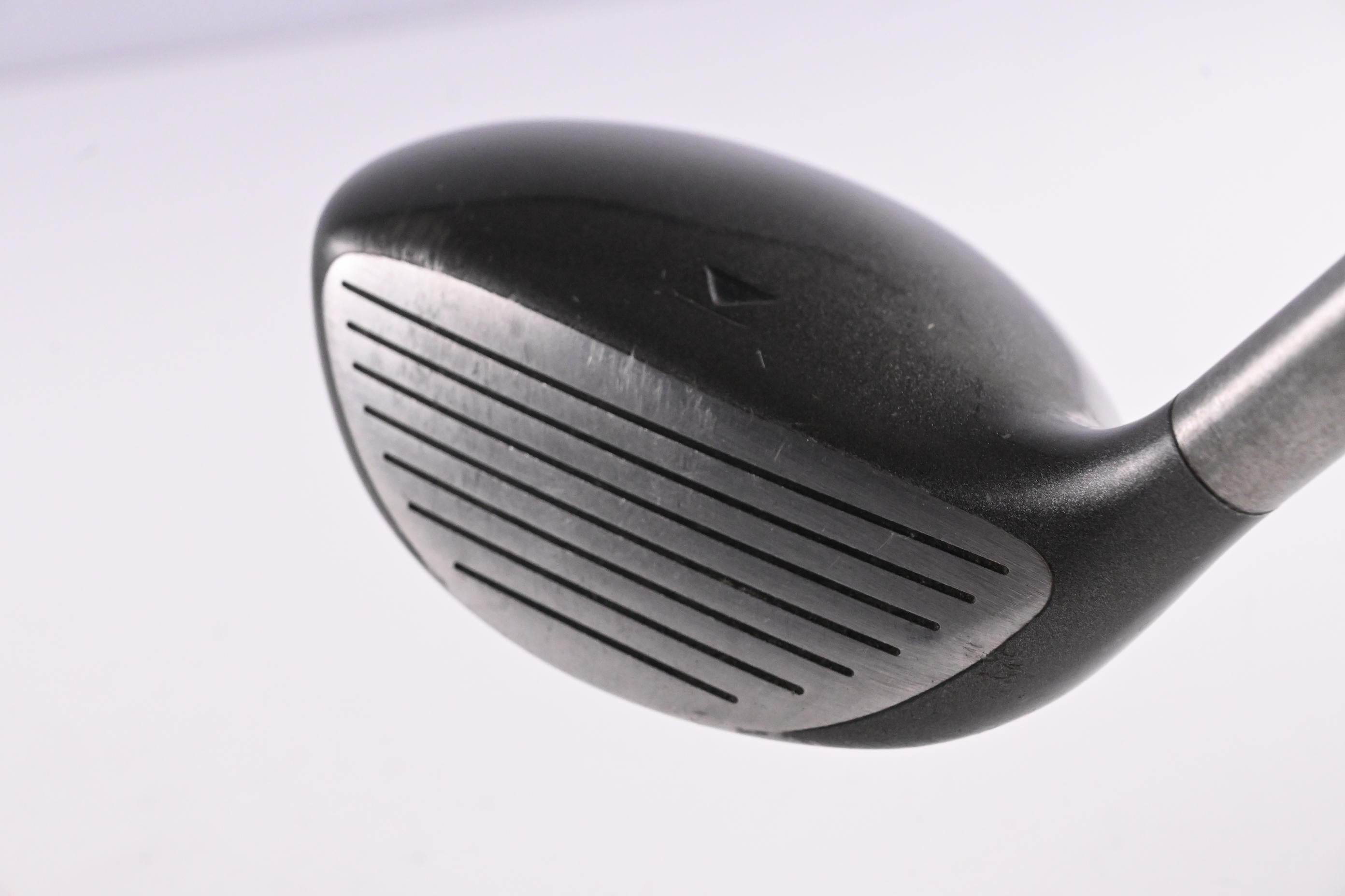 Titleist 975 F #3 Wood / 16.5 Degree / Regular Flex Dynamic Gold R300 Shaft