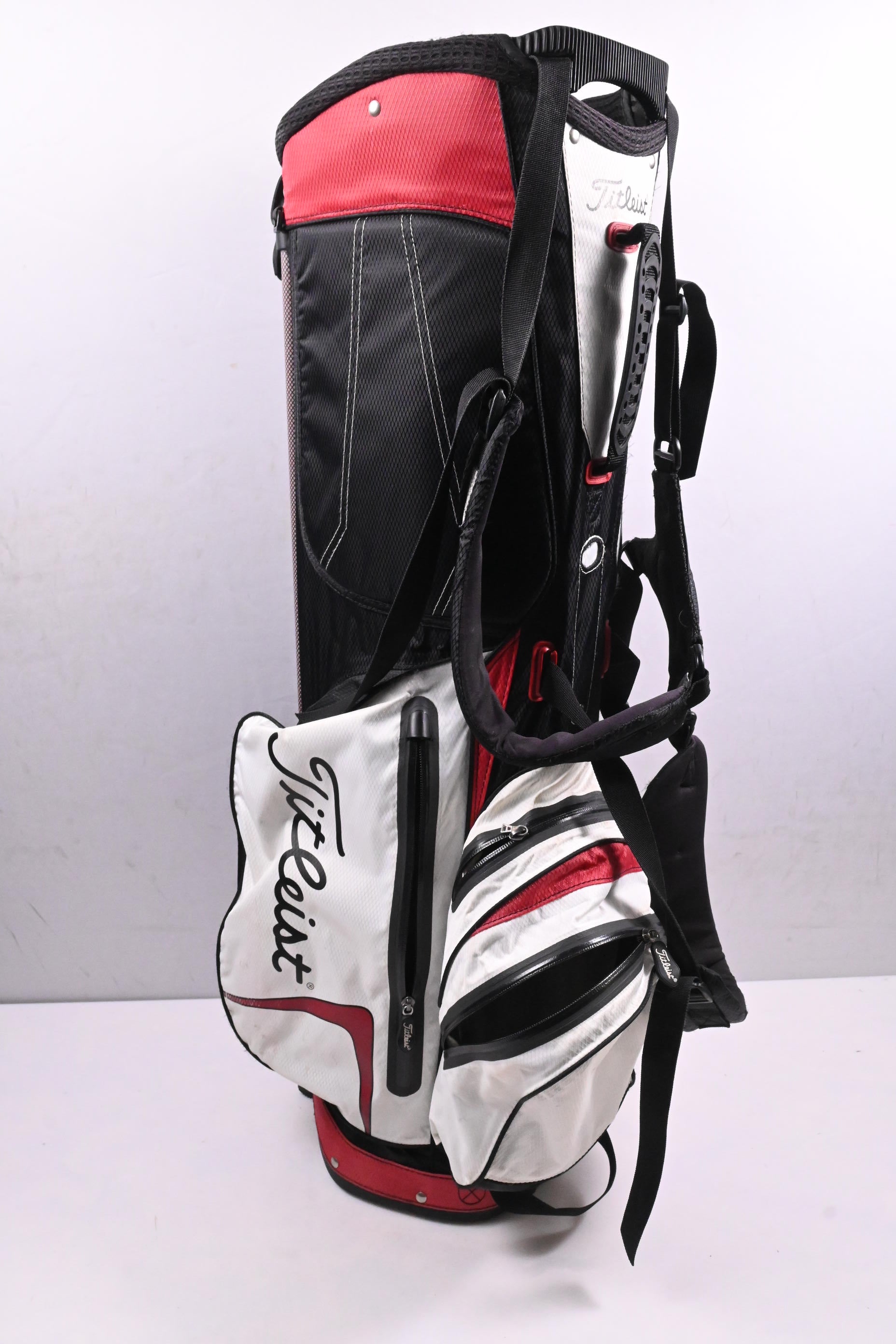 Titleist StaDry Stand Bag / 4-Way Divider / White, Black & Red