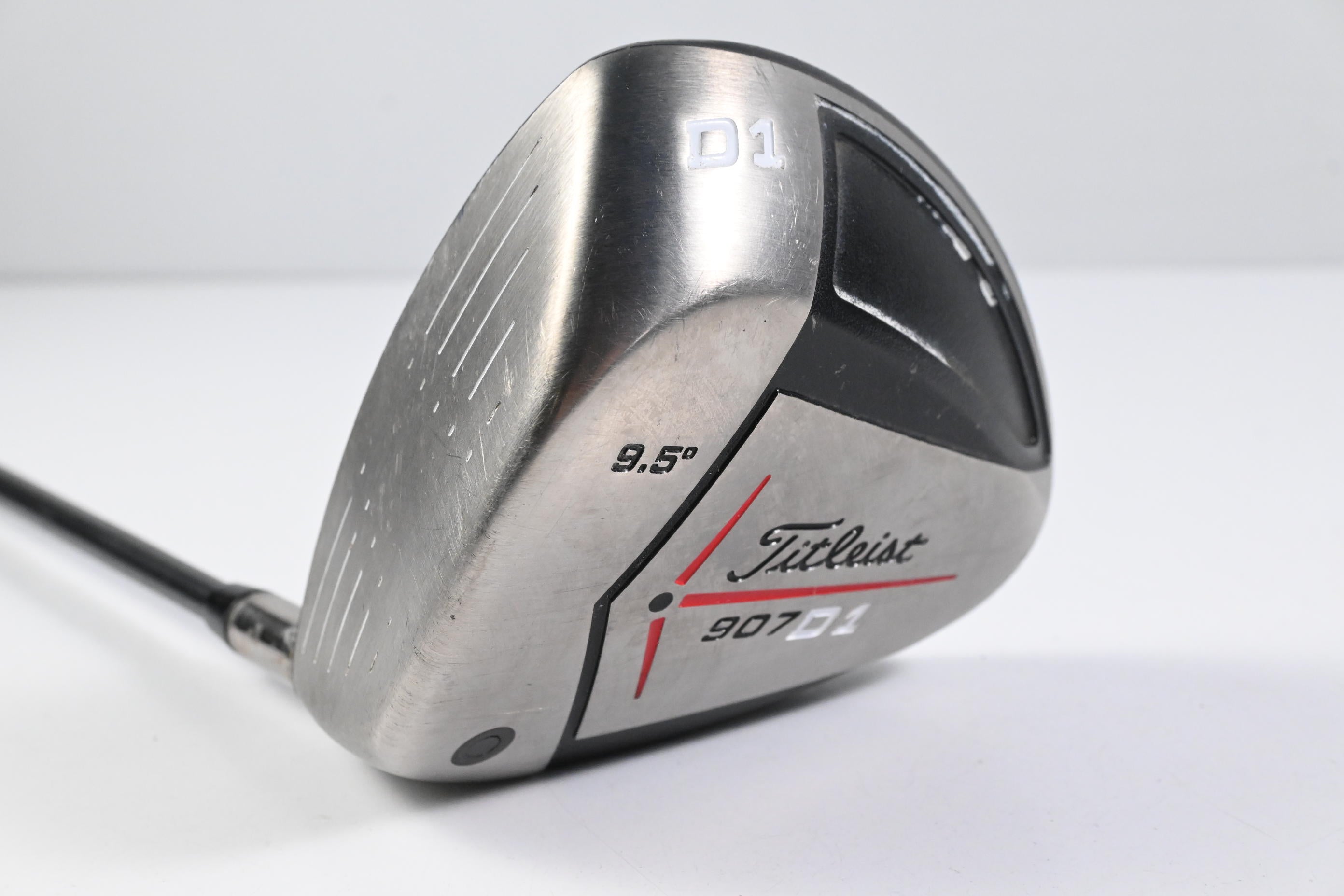 Left Hand Titleist 907 D1 Driver / 9.5 Degree / Stiff Flex Aldila 67 Shaft