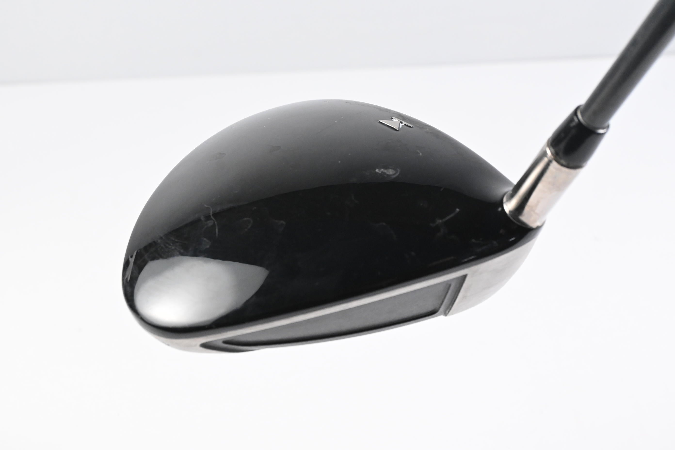 Left Hand Titleist 907 D1 Driver / 9.5 Degree / Stiff Flex Aldila 67 Shaft