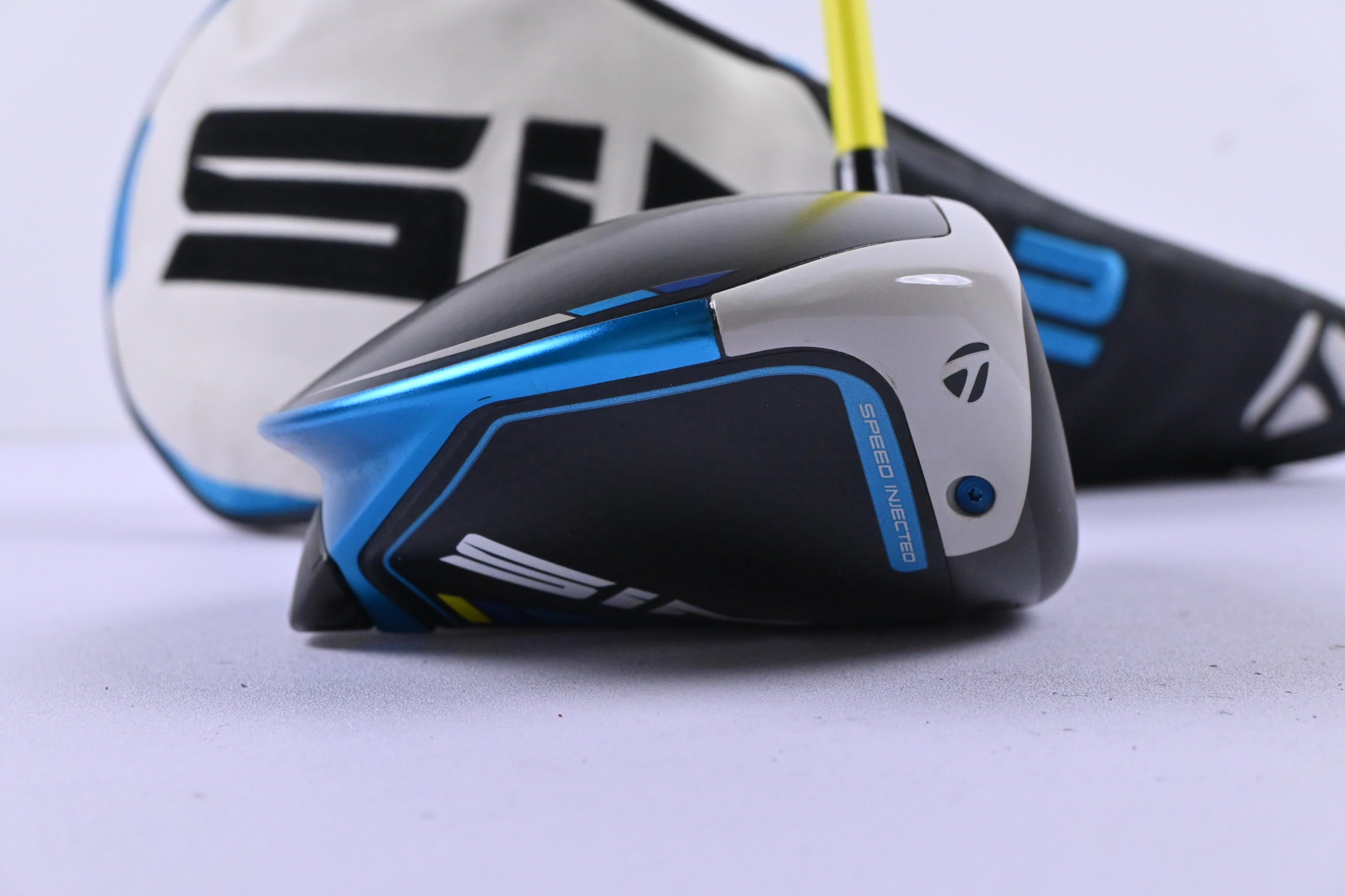 Taylormade SIM2 Driver / 10.5 Degree / Stiff Flex UST Pro Force V2 7 Shaft