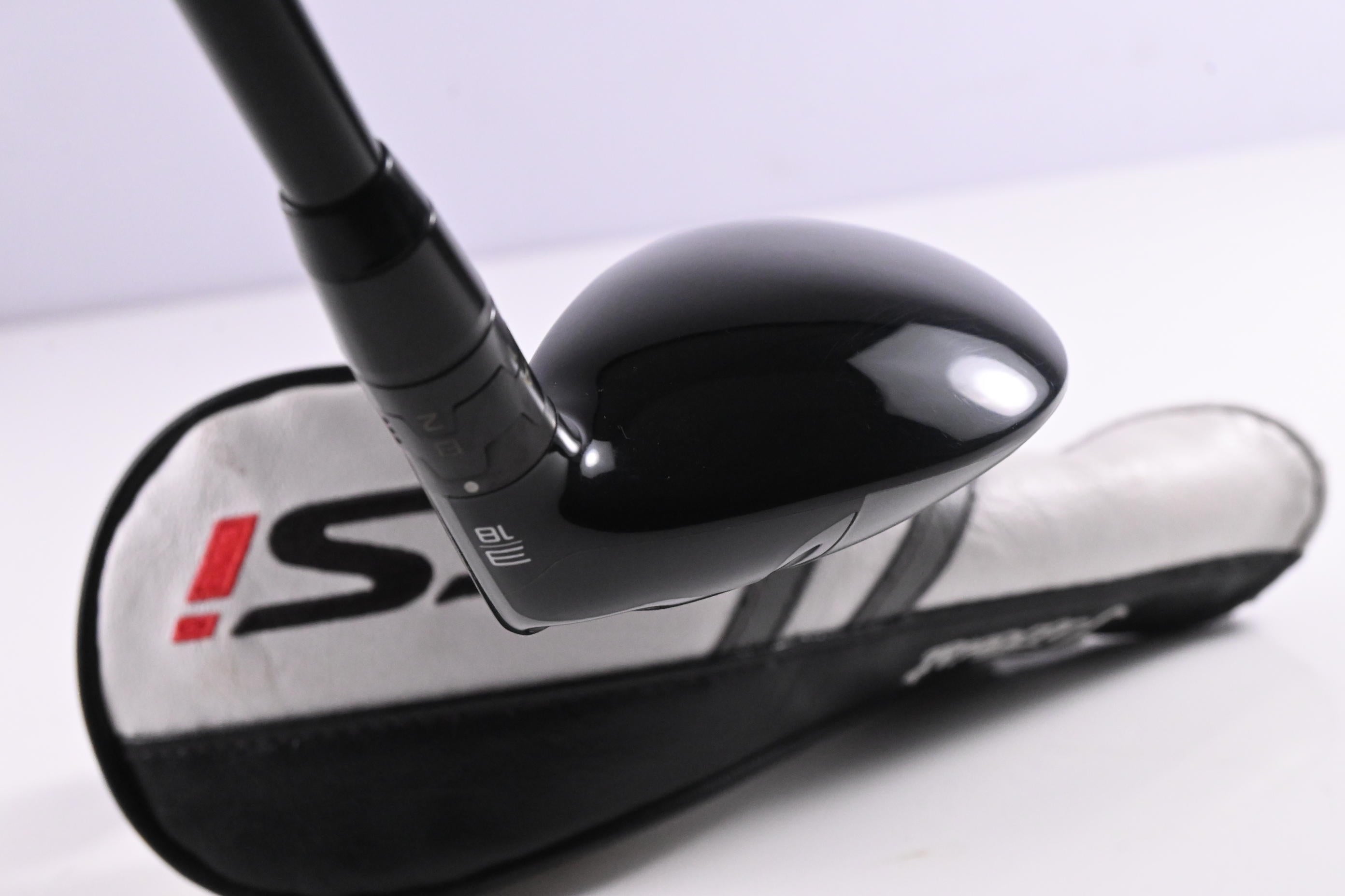 Titleist TSi2 #3 Hybrid / 18 Degree / Stiff Flex HZRDUS Smoke RDX Black 80 Shaft