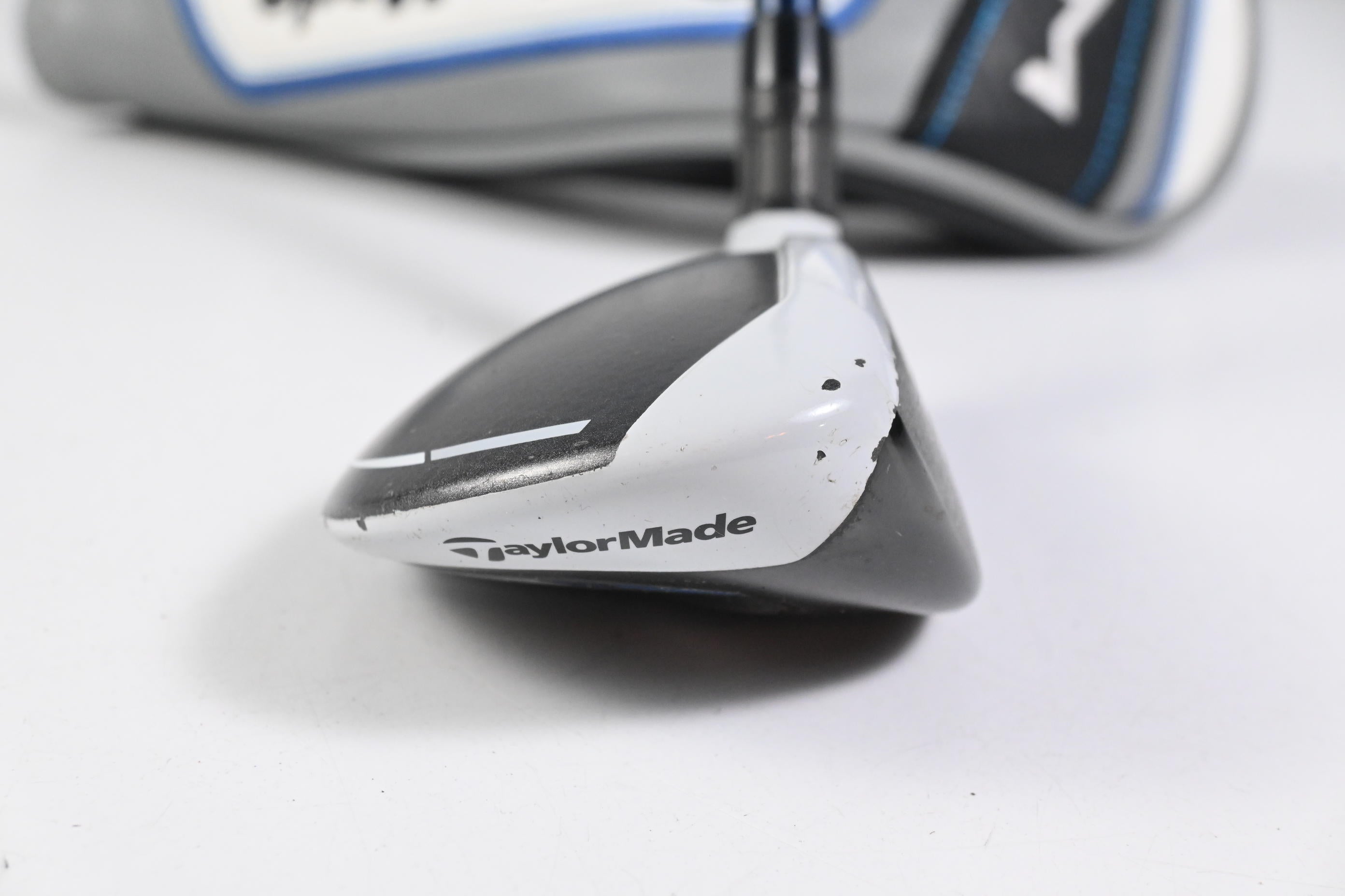 Taylormade SIM Max #4 Hybrid / 22 Degree / Stiff Flex Fujikura Ventus Blue 7