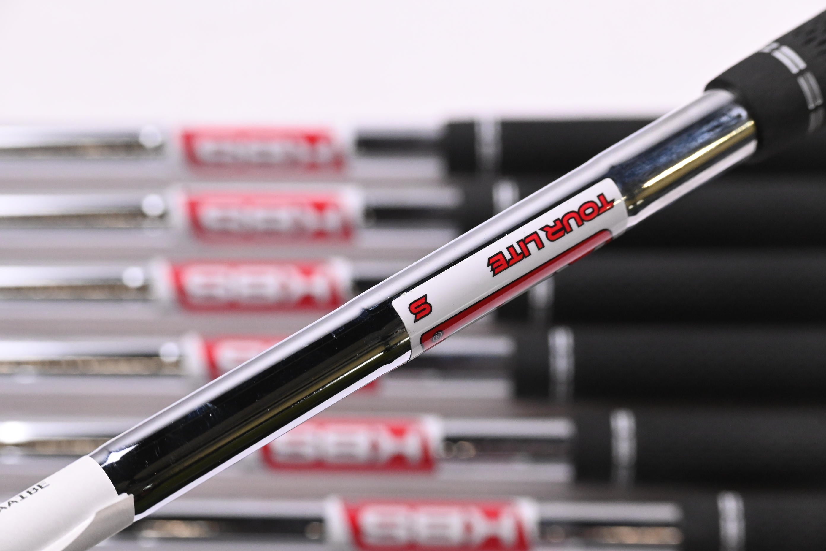 Tour Edge E725 Irons / 4-PW+GW / Stiff Flex KBS Tour Lite Shafts