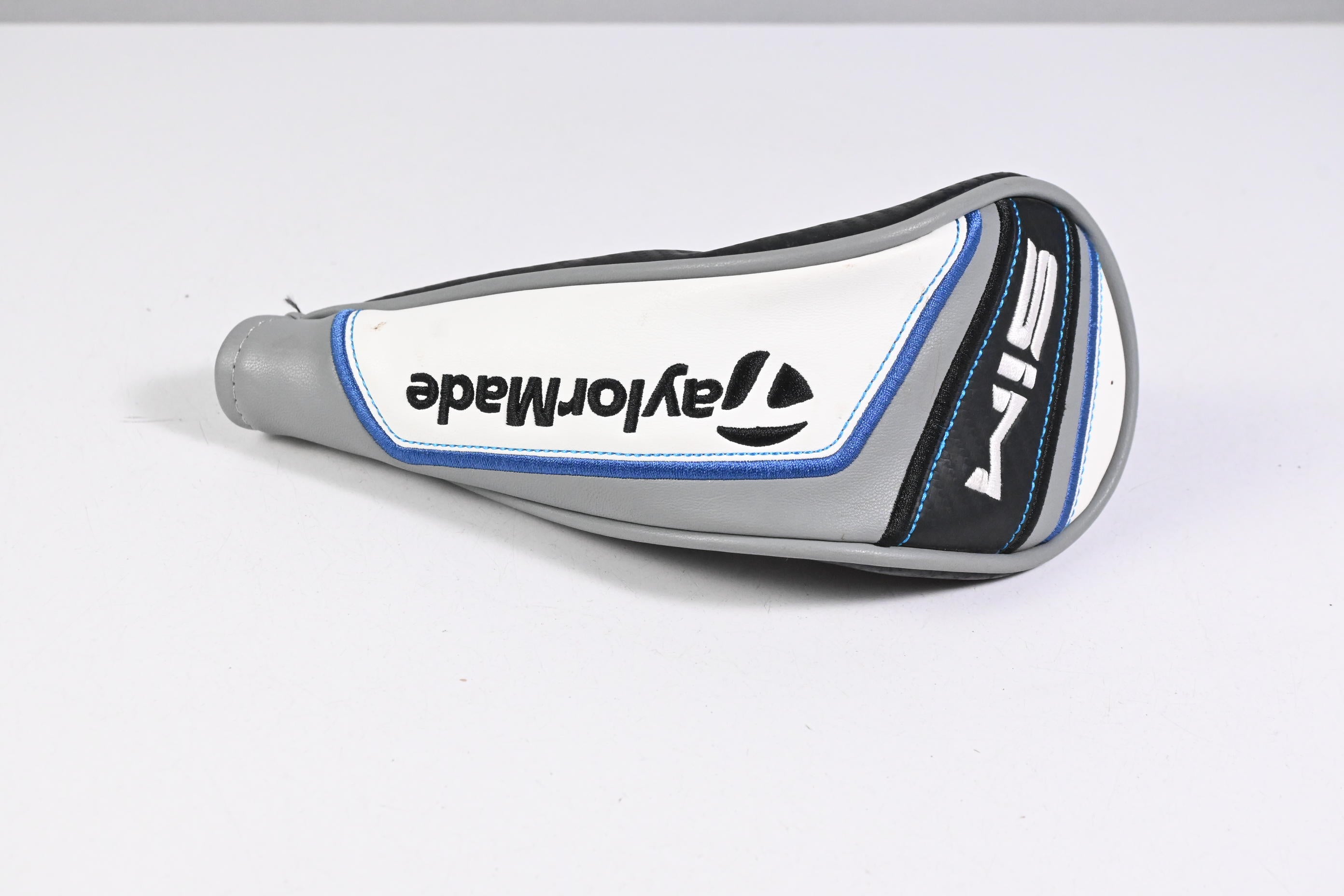 Taylormade SIM Max #4 Hybrid / 22 Degree / Stiff Flex Fujikura Ventus Blue 7