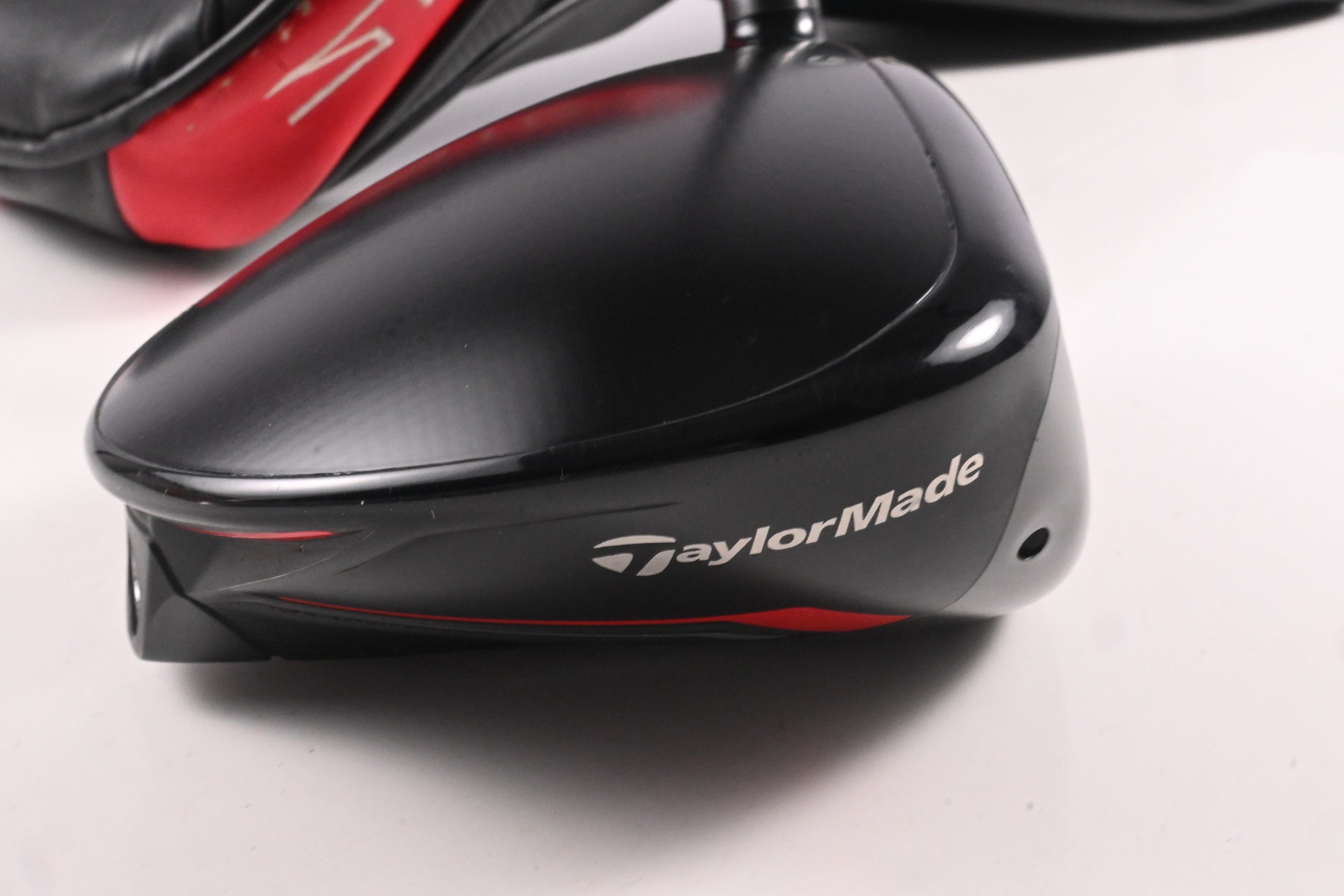 Taylormade Stealth Driver / 9 Degree / Stiff Flex Kai'li White Dark Wave 60