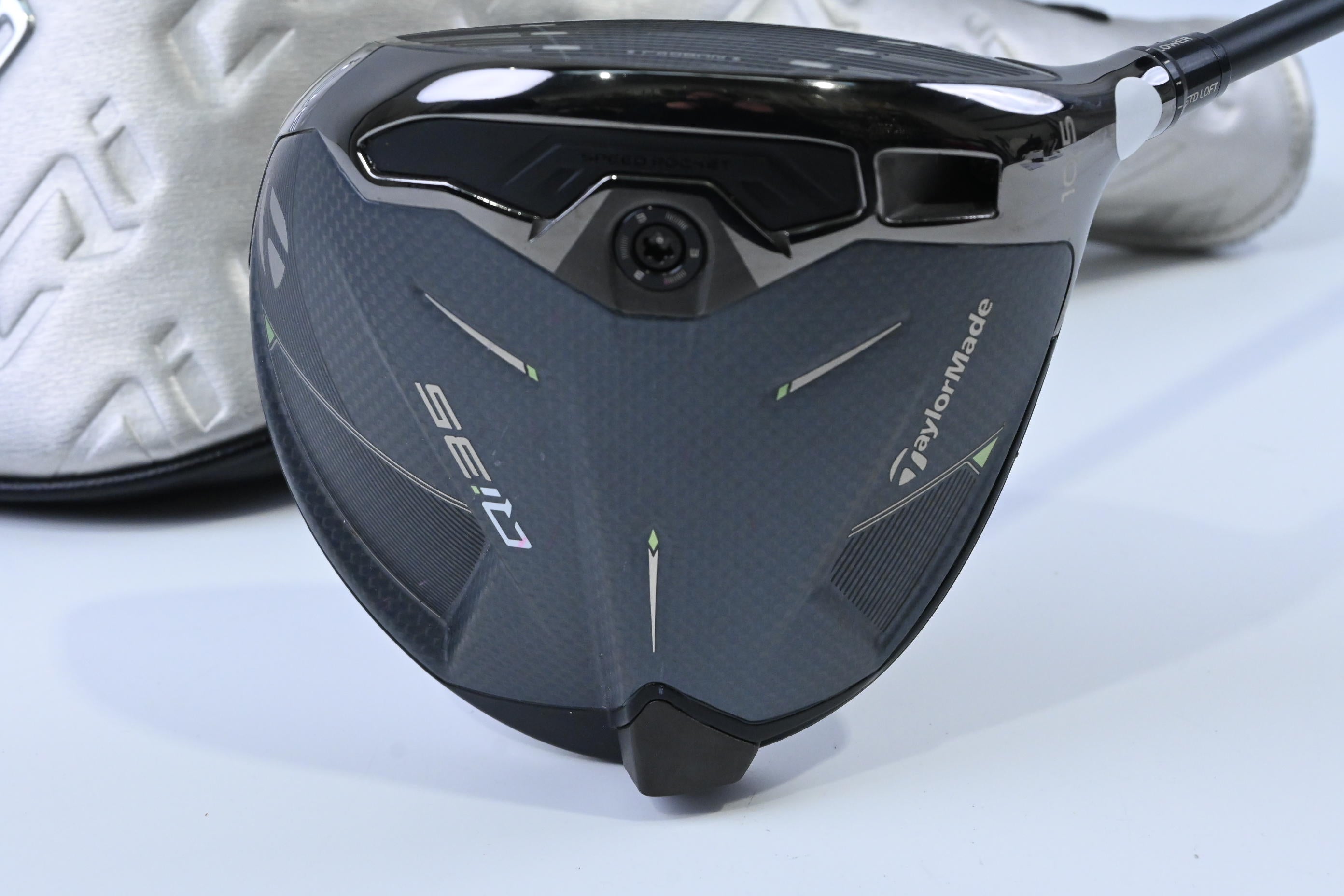 Taylormade Qi35 Driver / 10.5 Degree / Regular Flex Fujikura Ventus Blue 5