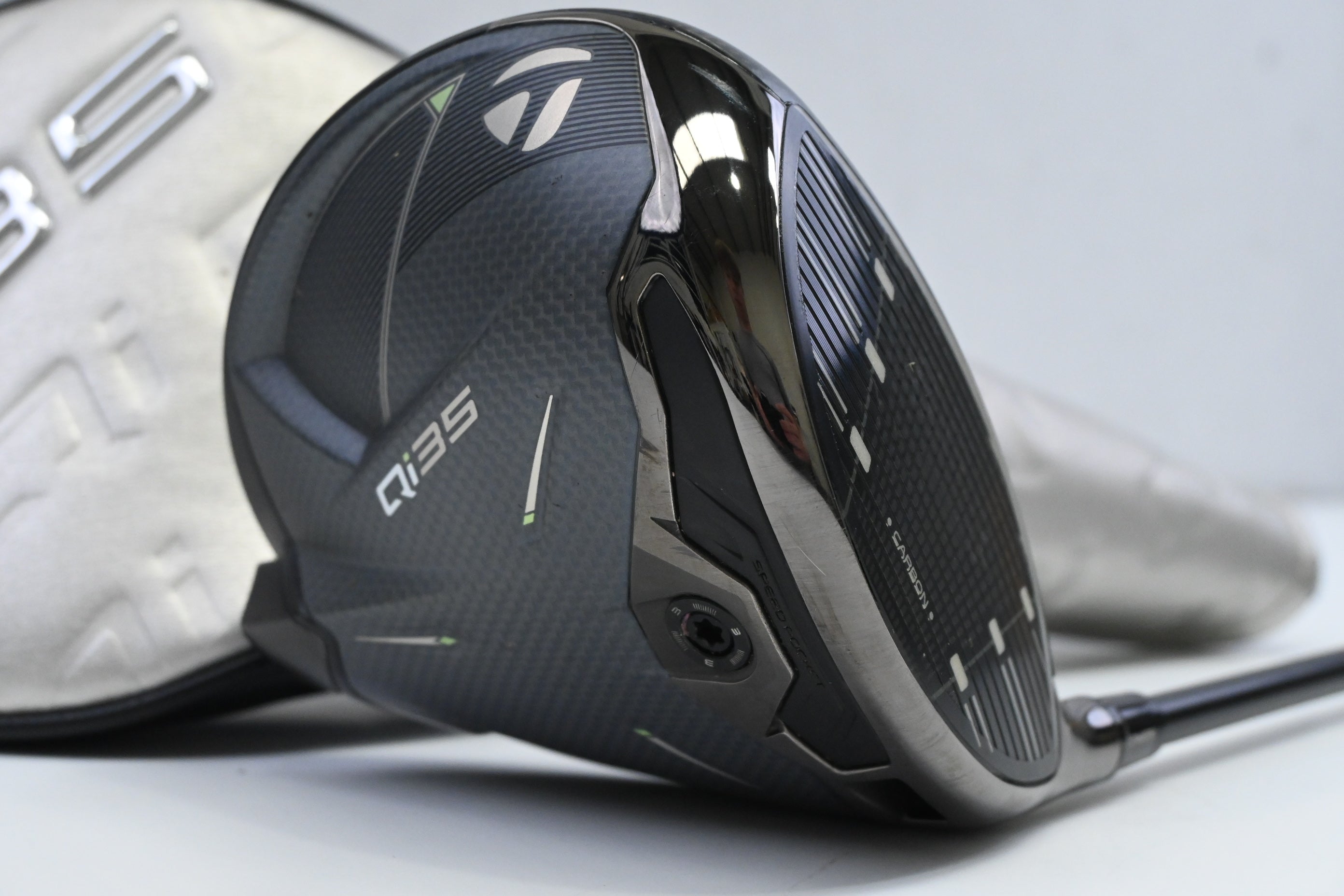 Taylormade Qi35 Driver / 10.5 Degree / Regular Flex Helium 5F3
