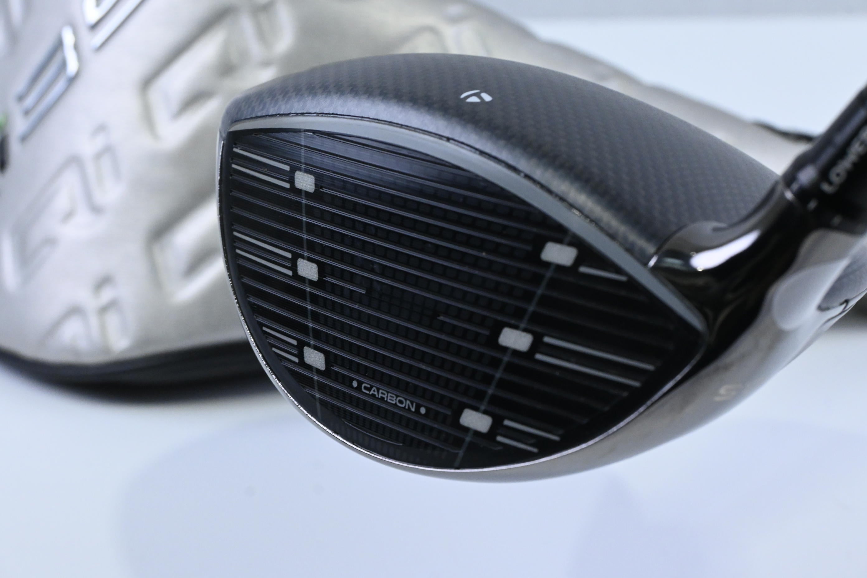 Taylormade Qi35 Driver / 10.5 Degree / Regular Flex Fujikura Ventus Blue 5
