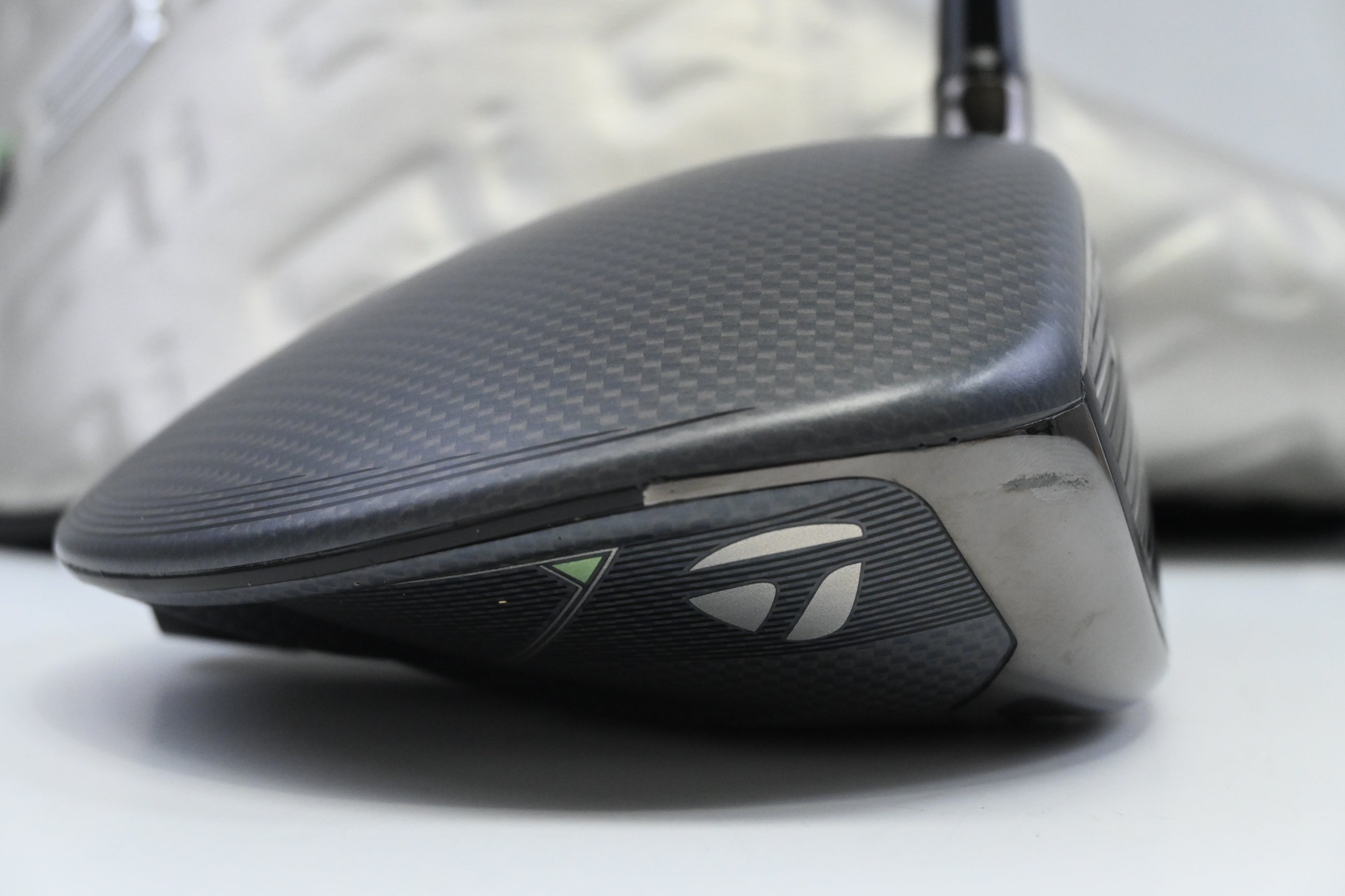 Taylormade Qi35 Driver / 10.5 Degree / Regular Flex Helium 5F3